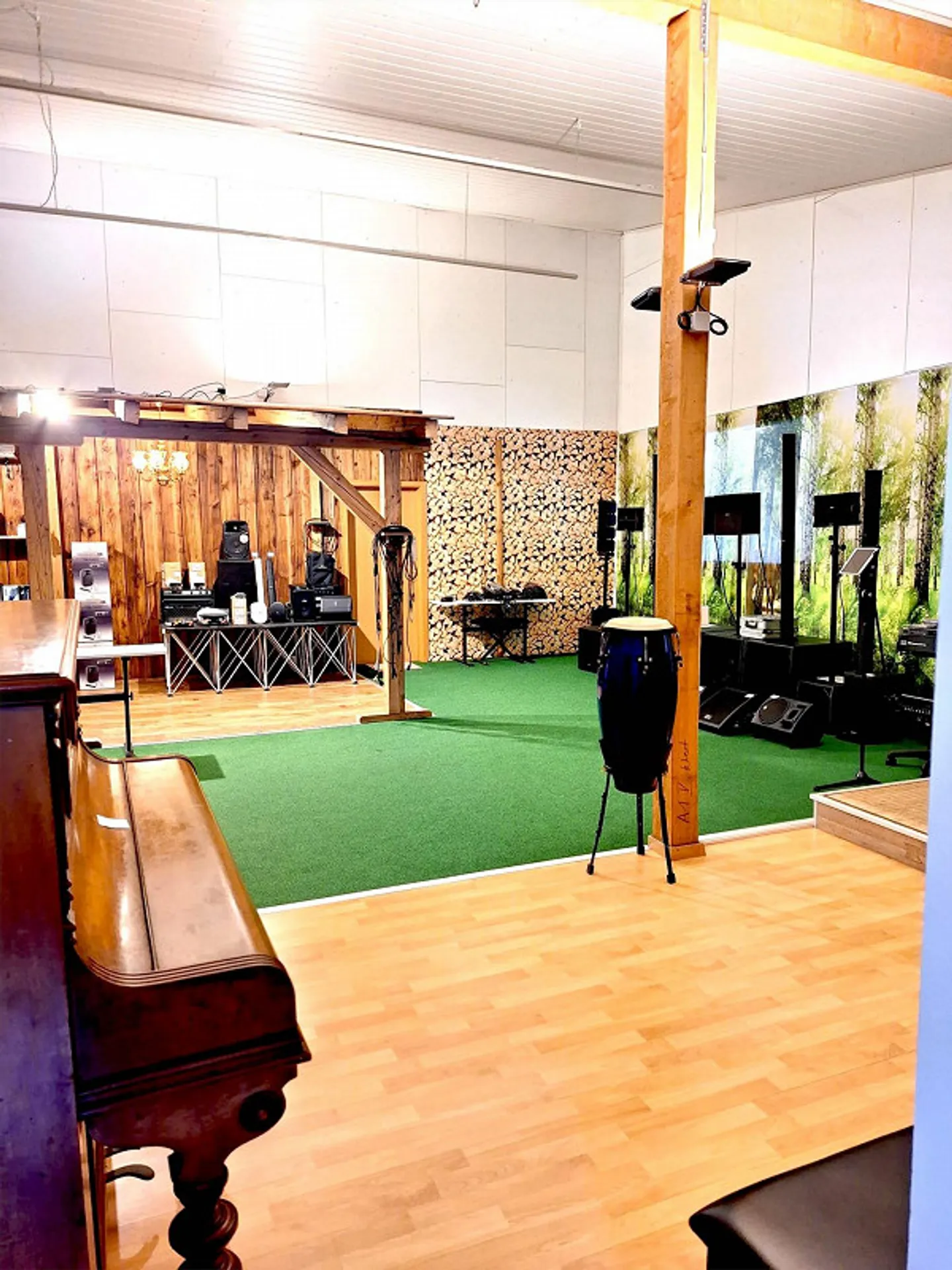 Gewerbeimmobilie mit großzügigen Parkplätzen - Foto 5 von 15