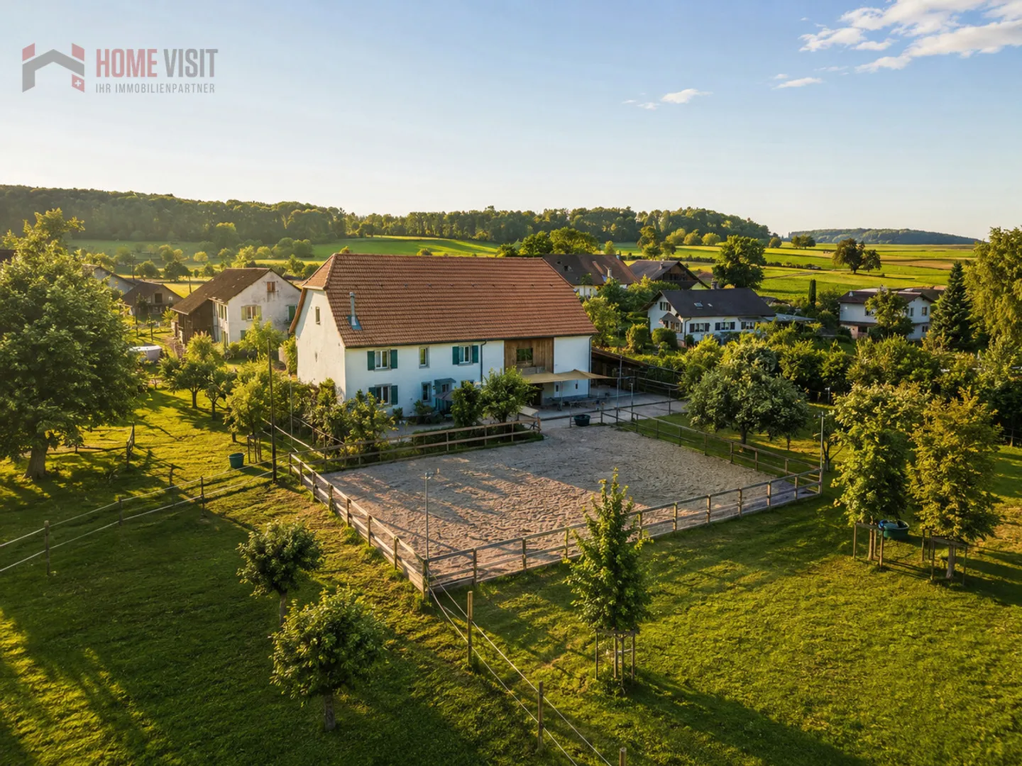 Dream property for horse lovers with private riding arena - Photo 1 of 13