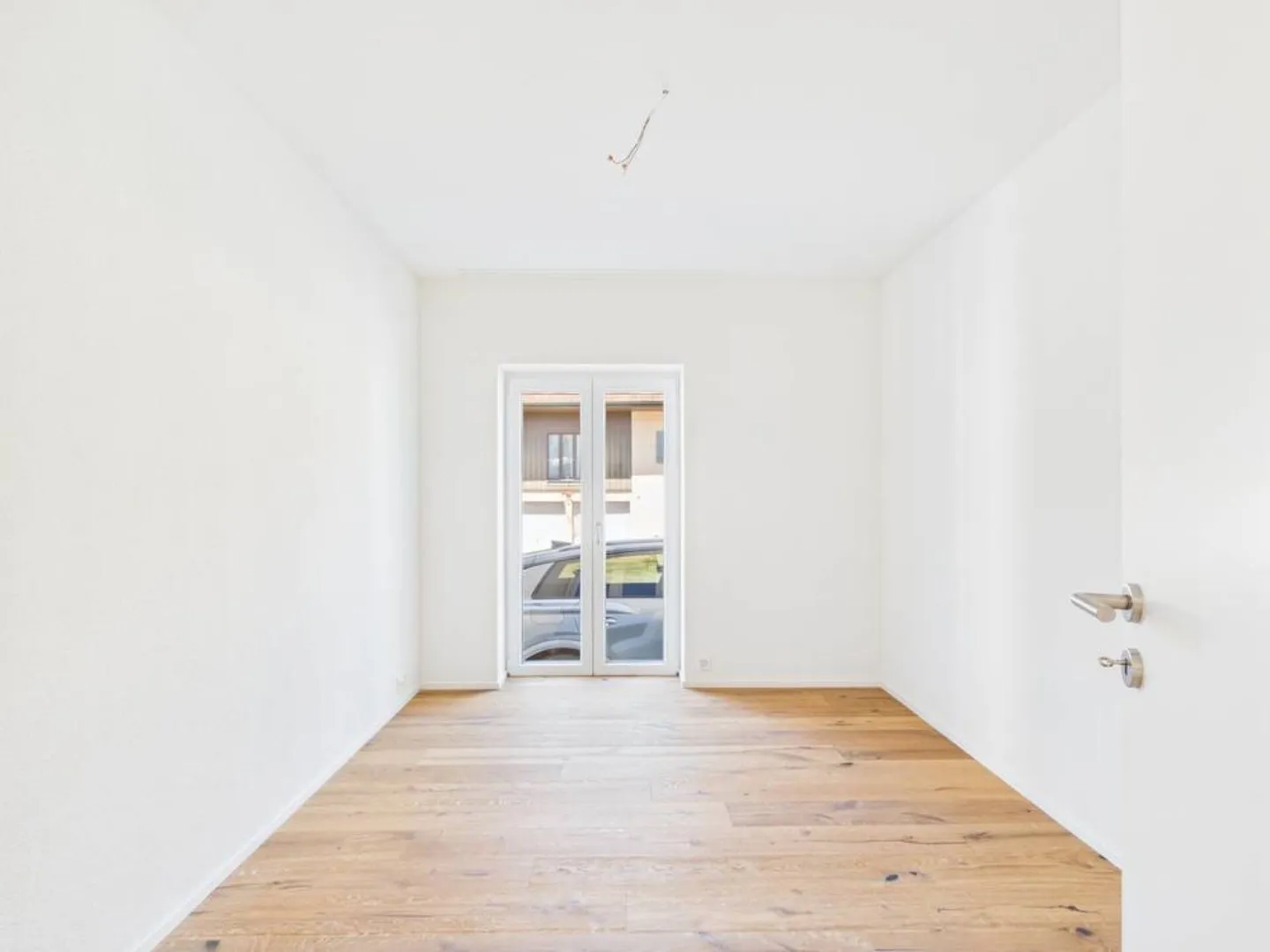 Chambre dans un appartement moderne de 7,5 pièces dans un emplacement calme - Photo 2 sur 4