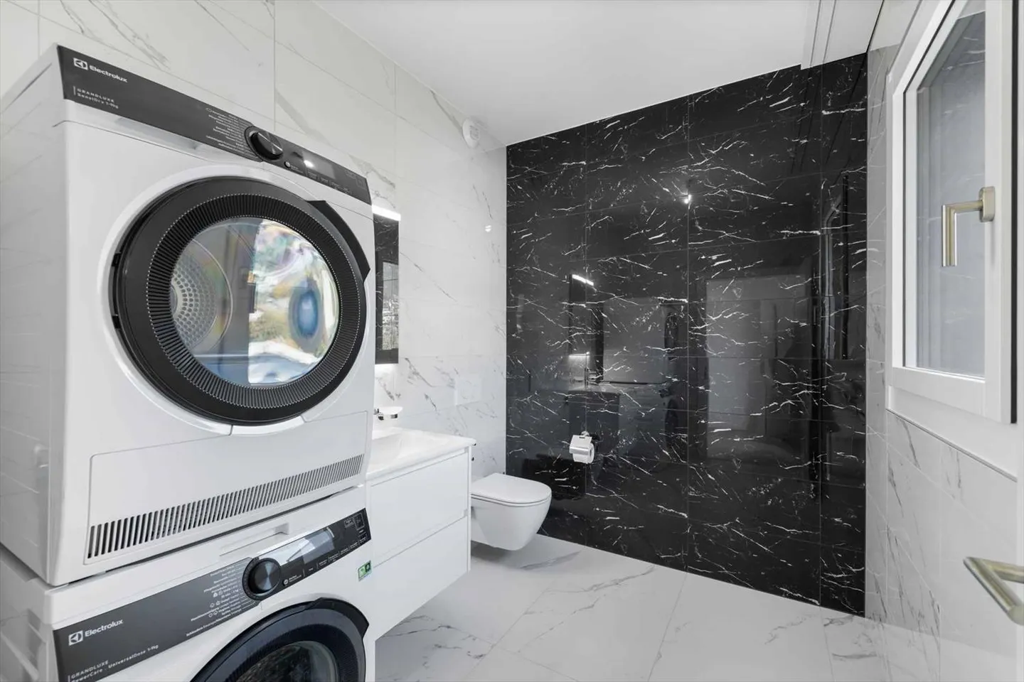 Eleganza ed esclusività in cima a Sierre - Foto 8 di 10