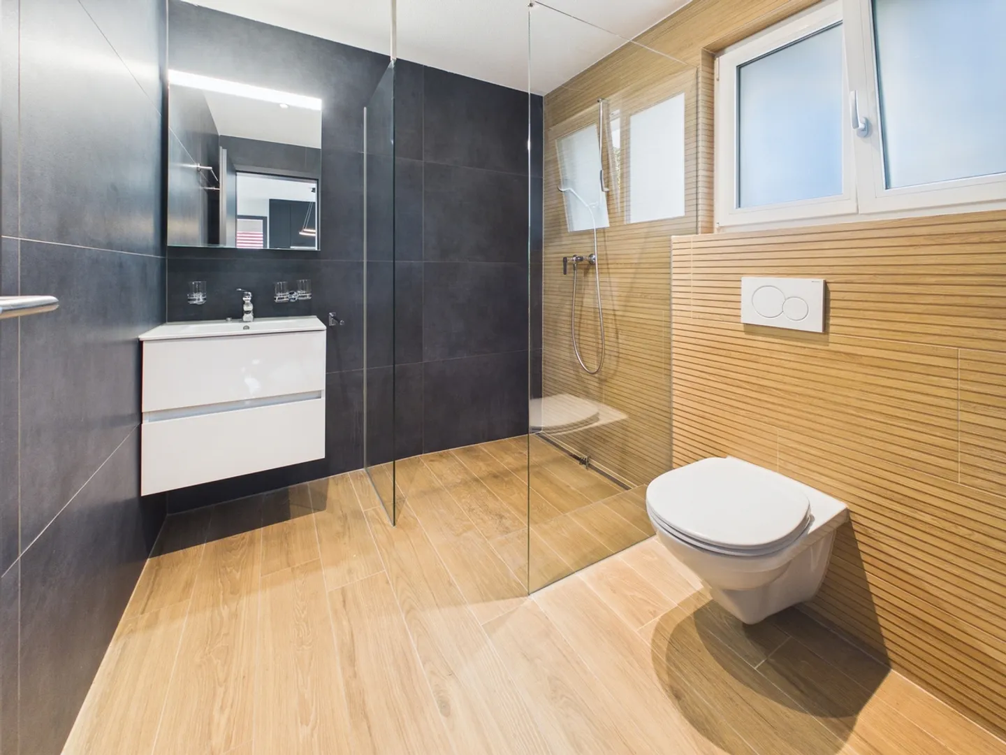 Investment Property / Multi-Generational House in Fahrwangen AG - Photo 8 of 14