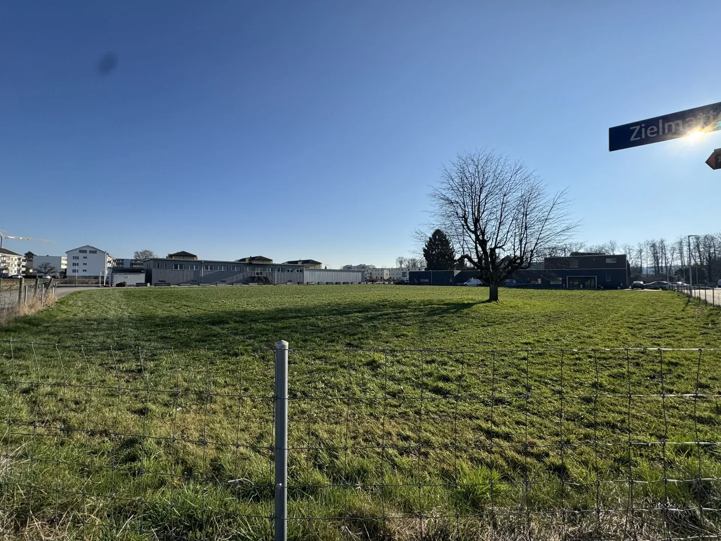 Proprietà versatile a Gerlafingen – Combinazione di commerciale e residenziale su 4.154 m² - Foto 3 di 4