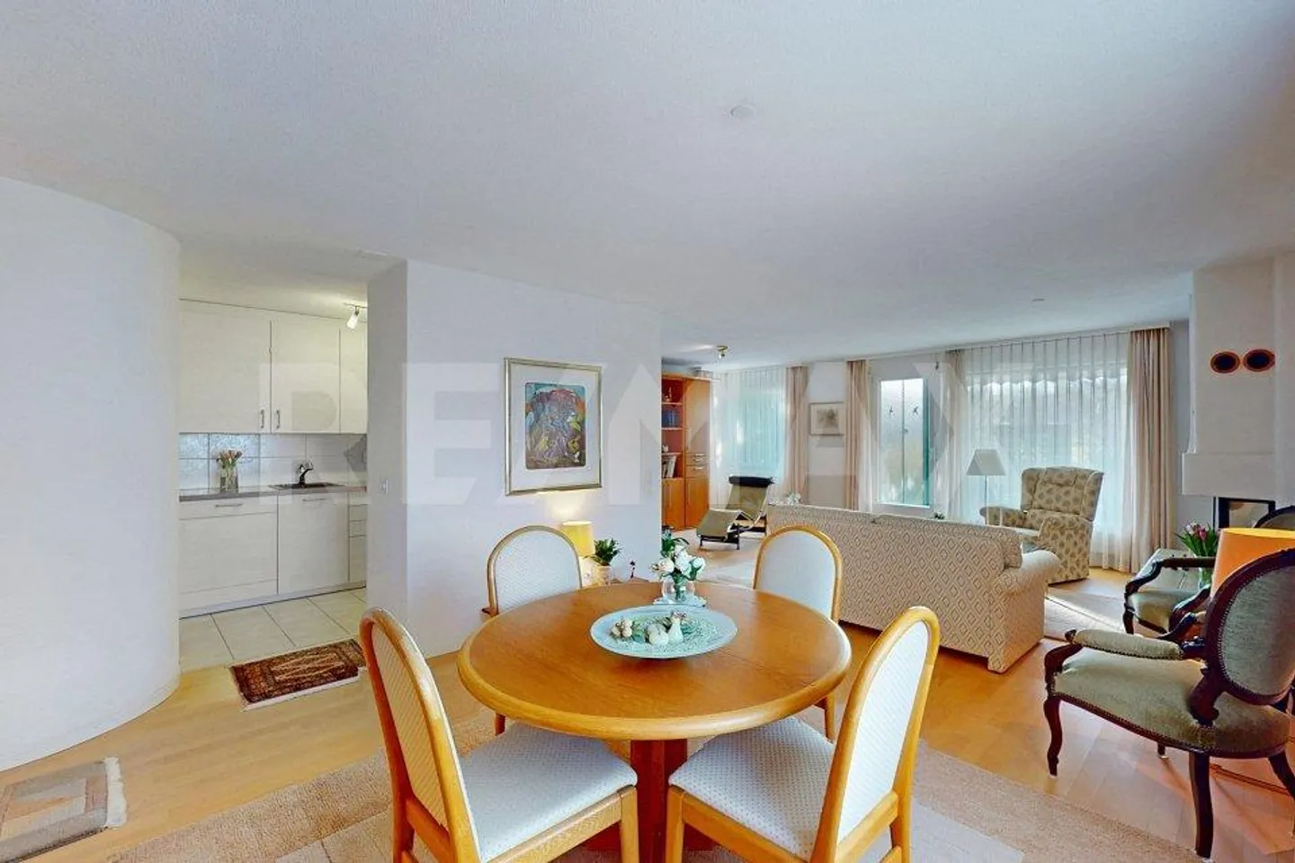 Appartamento giardino 4.5 stanze, 107 m², camino, area di sosta coperta, cantina 20 m², 1 box auto, vicino ai mezzi pubblici - Foto 8 di 13