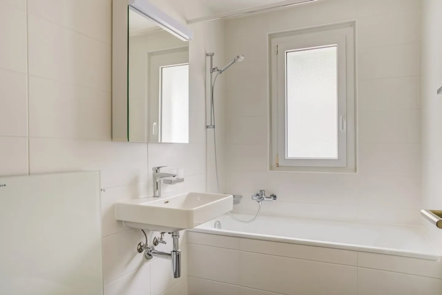 Appartamento ristrutturato con 3 stanze - Foto 3 di 7