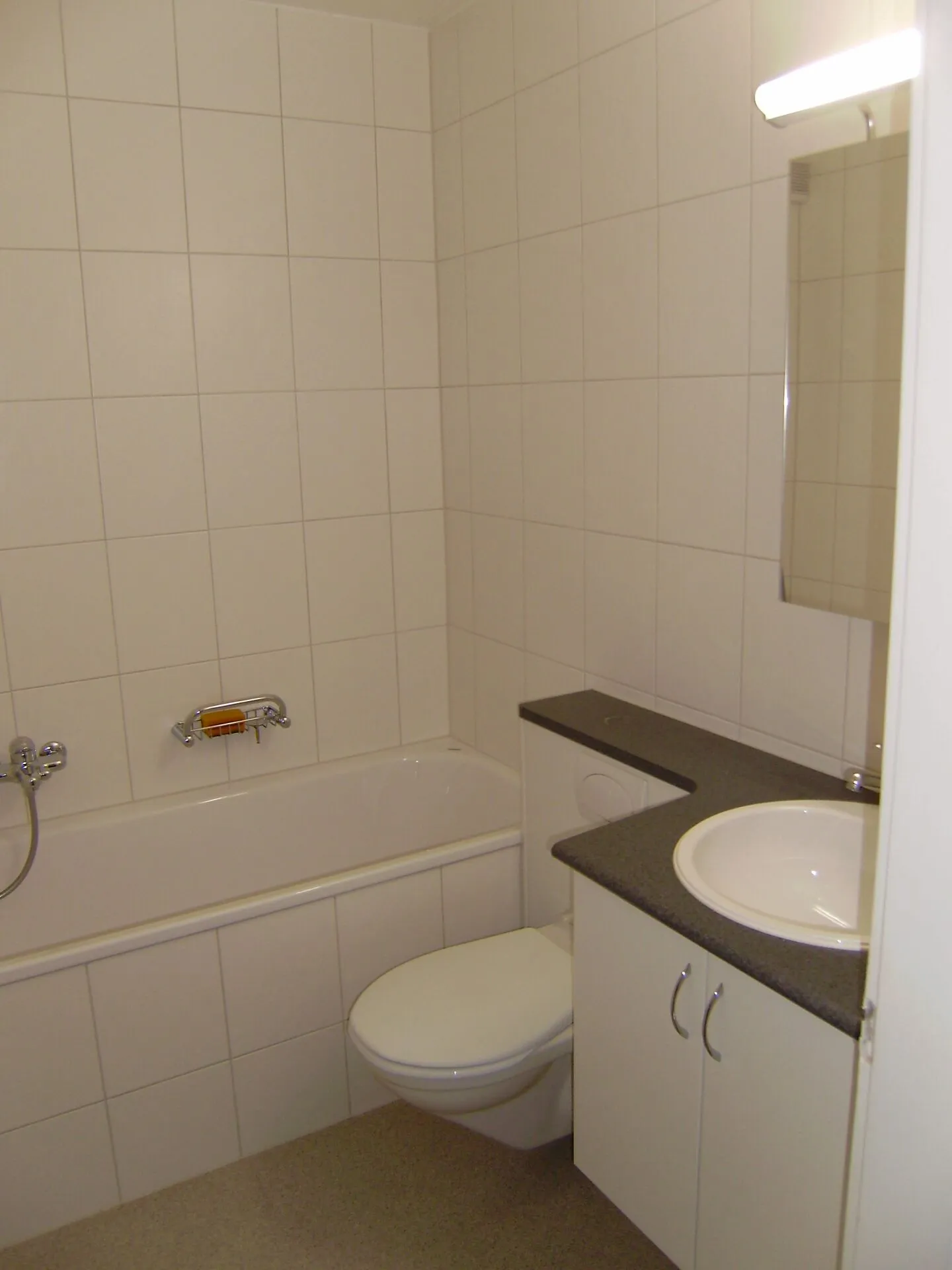4-room apartment with excellent public transport connection in Moosseedorf for rent! - Photo 4 of 9