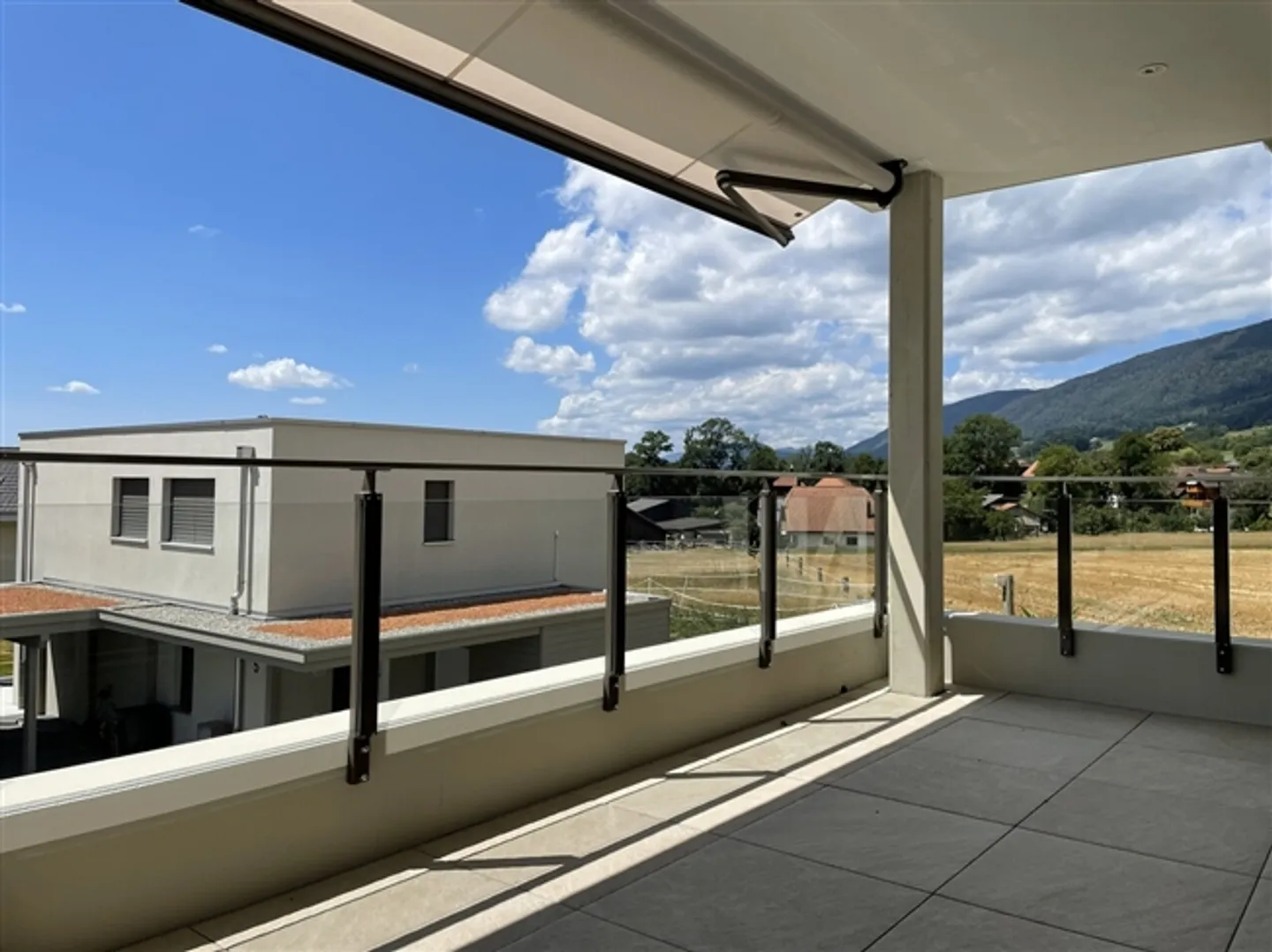 «3.5 Zimmer-Wohnung, OG, 76 m2 Netto-Wohnfläche, 15 m2 Balkon.» - Foto 4 von 13