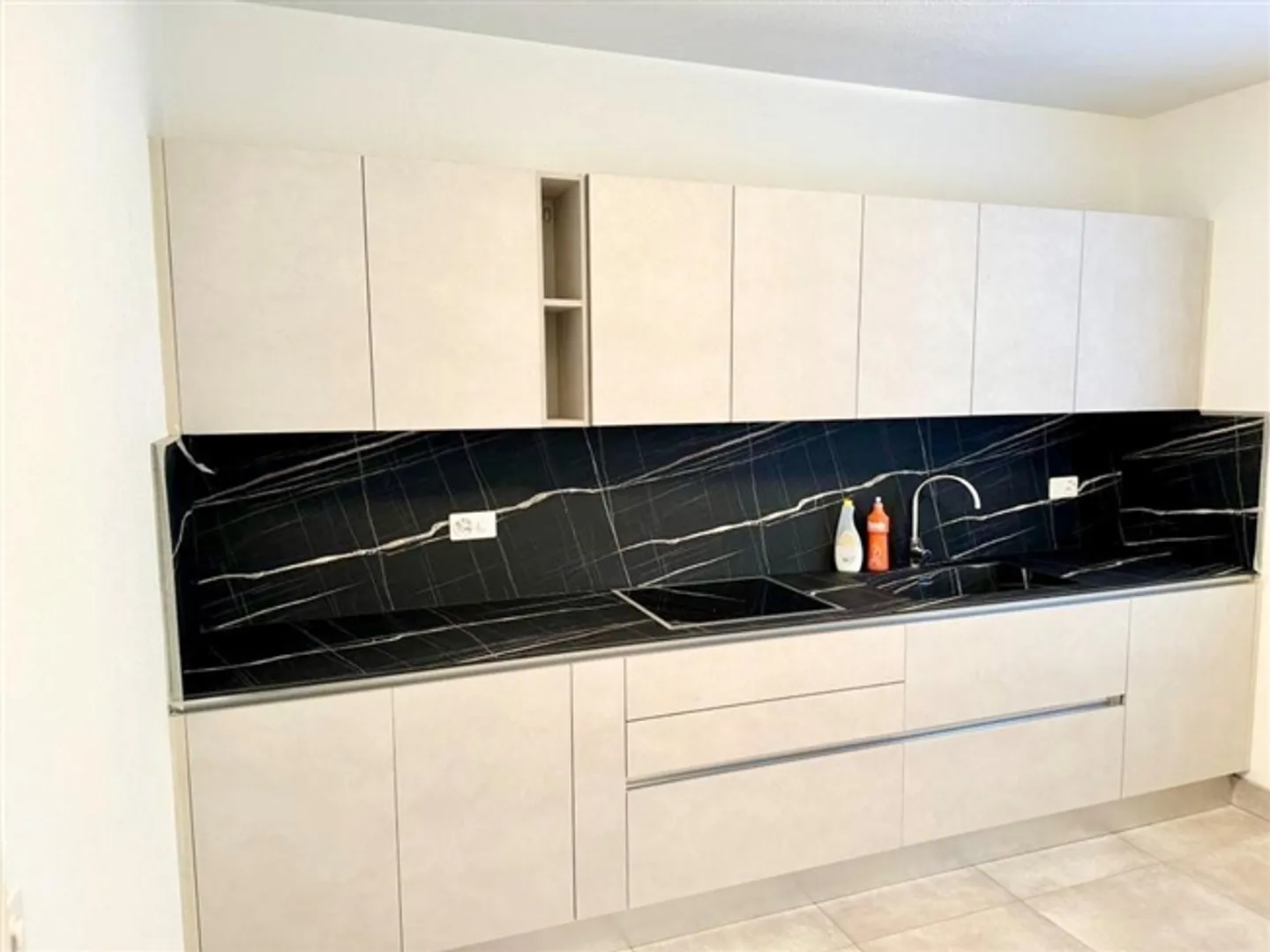 Detached House with Lake View - Shared Outdoor Pool - Photo 9 of 15