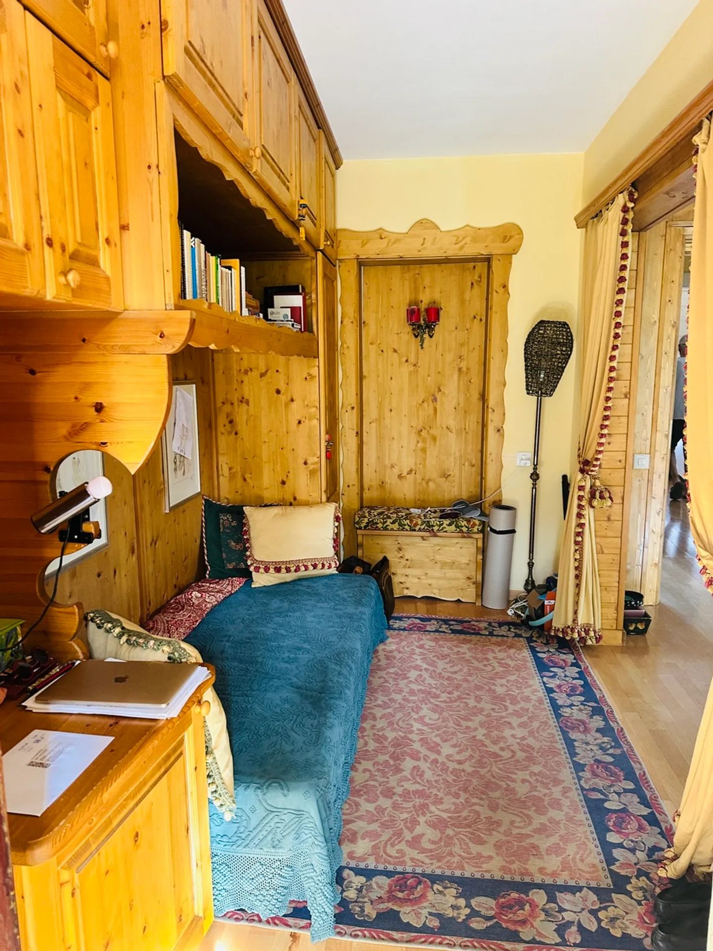 Charming 2.5 rooms close to the center of Crans - Photo 4 of 9