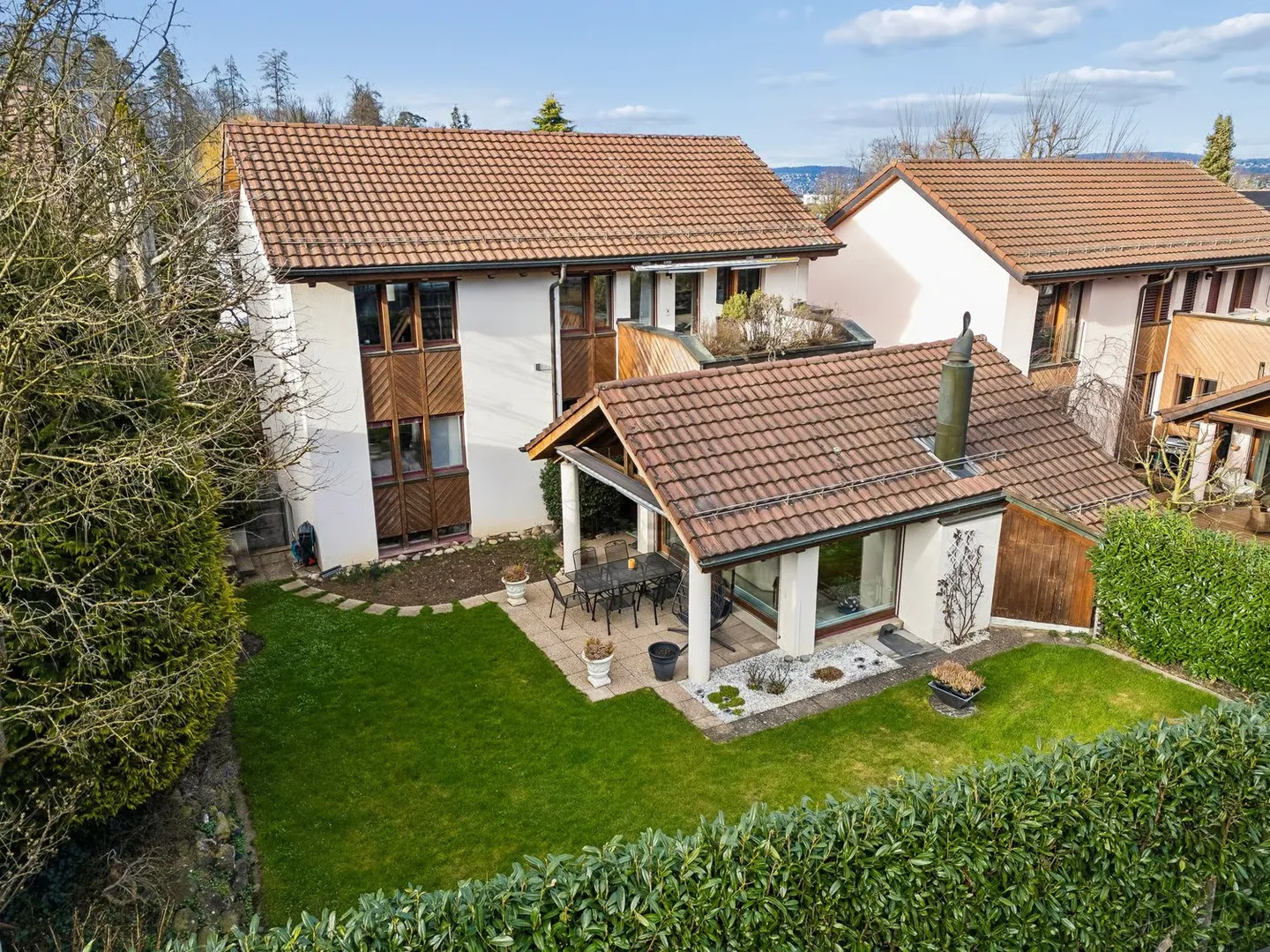 Ampia casa con 7 stanze con potenziale a Rüschlikon ZH - Foto 3 di 50