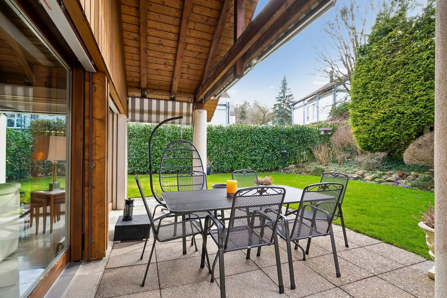 Ampia casa con 7 stanze con potenziale a Rüschlikon ZH - Foto 6 di 50