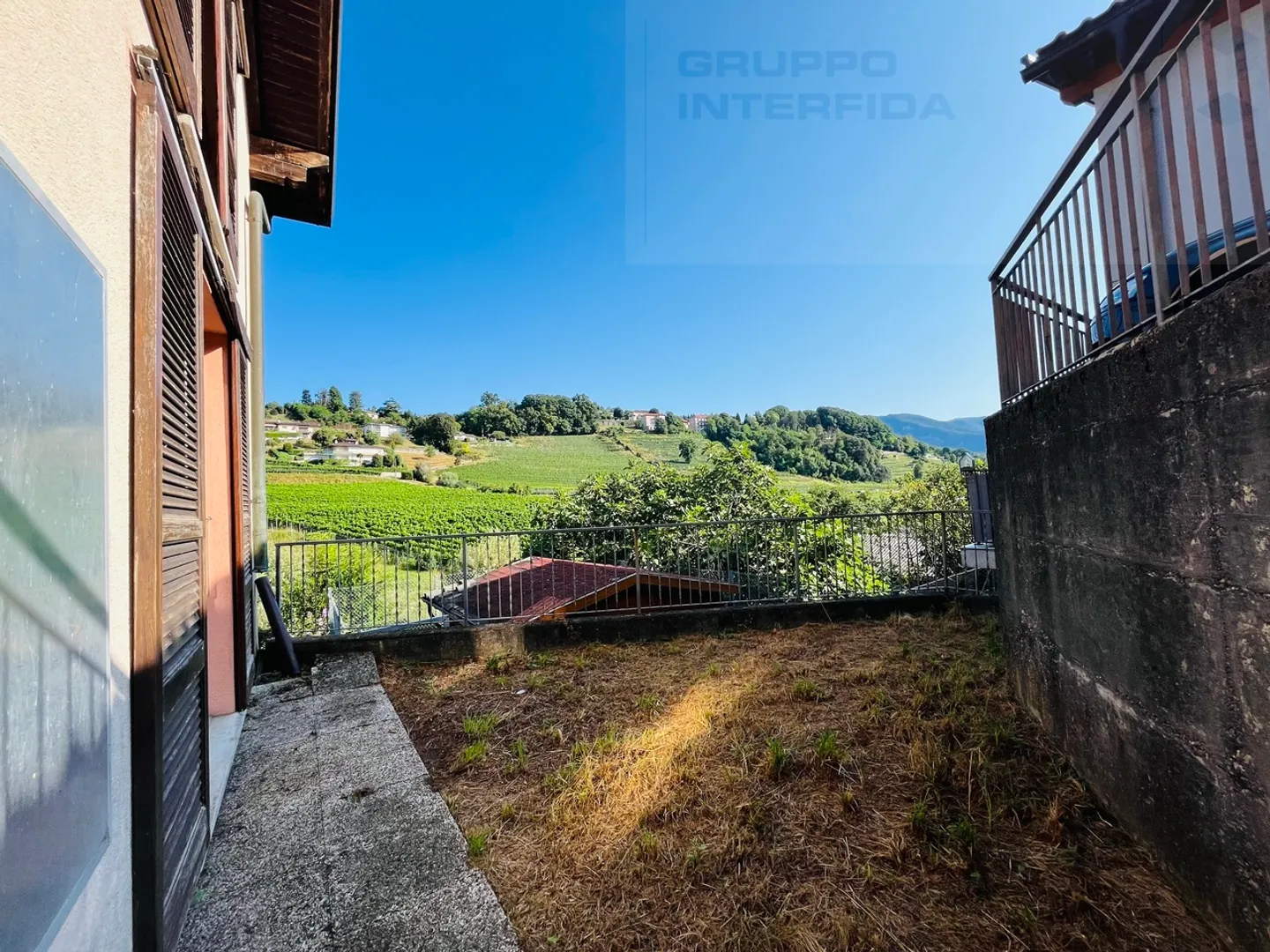 Casa unifamiliare con grande giardino - Foto 12 di 12