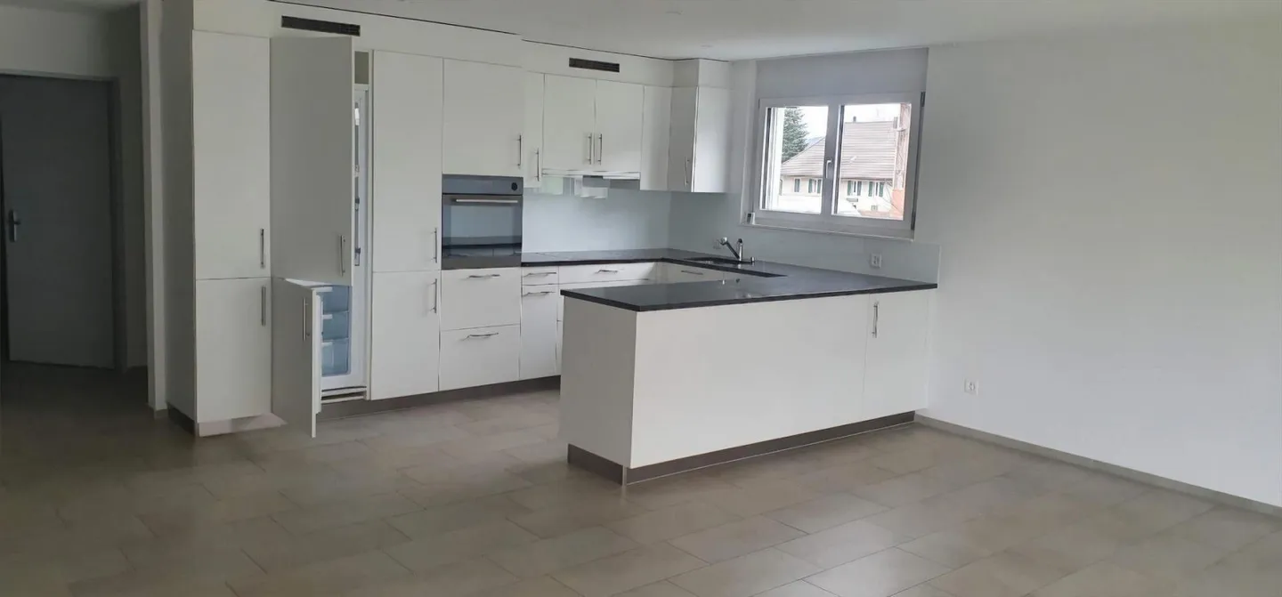 Appartamento moderno 3.5 stanze con WG ospiti separata - Foto 2 di 9