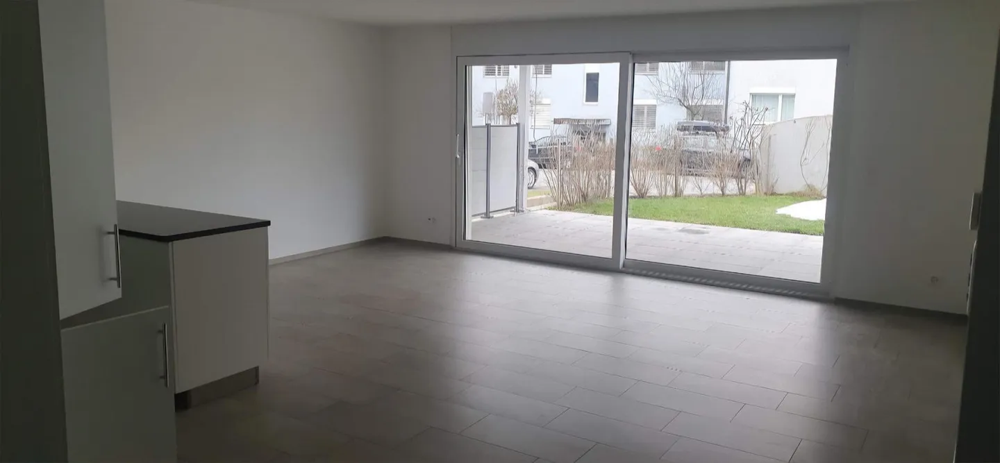 Appartamento moderno 3.5 stanze con WG ospiti separata - Foto 3 di 9