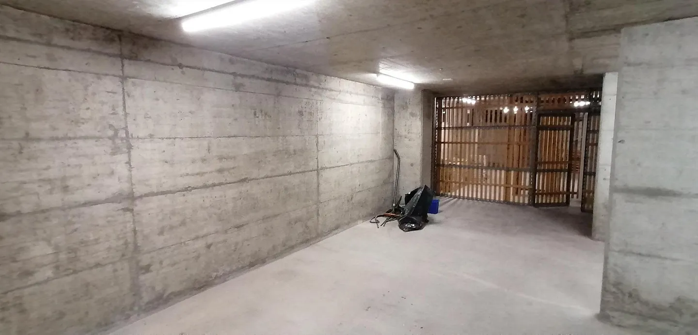 Geräumiger Lagerraum 72m² - Foto 1 von 4