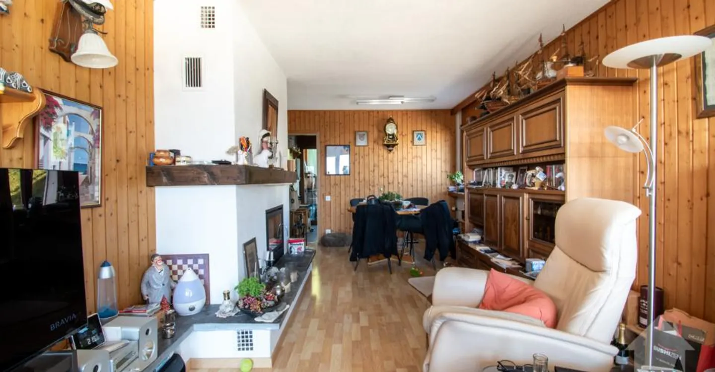 Charmante 2,5 Zimmer mit großer Terrasse - Foto 3 von 11