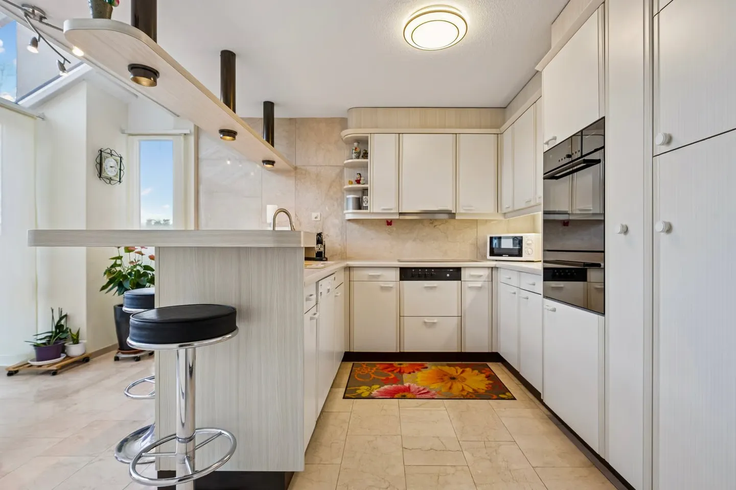 Ampia casa con 7 stanze con potenziale a Rüschlikon ZH - Foto 18 di 50