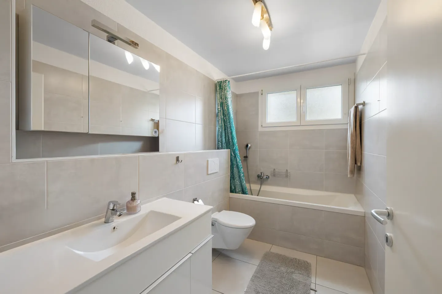 Bright 4.5-room apartment with garden in Léchelles - Photo 8 of 14