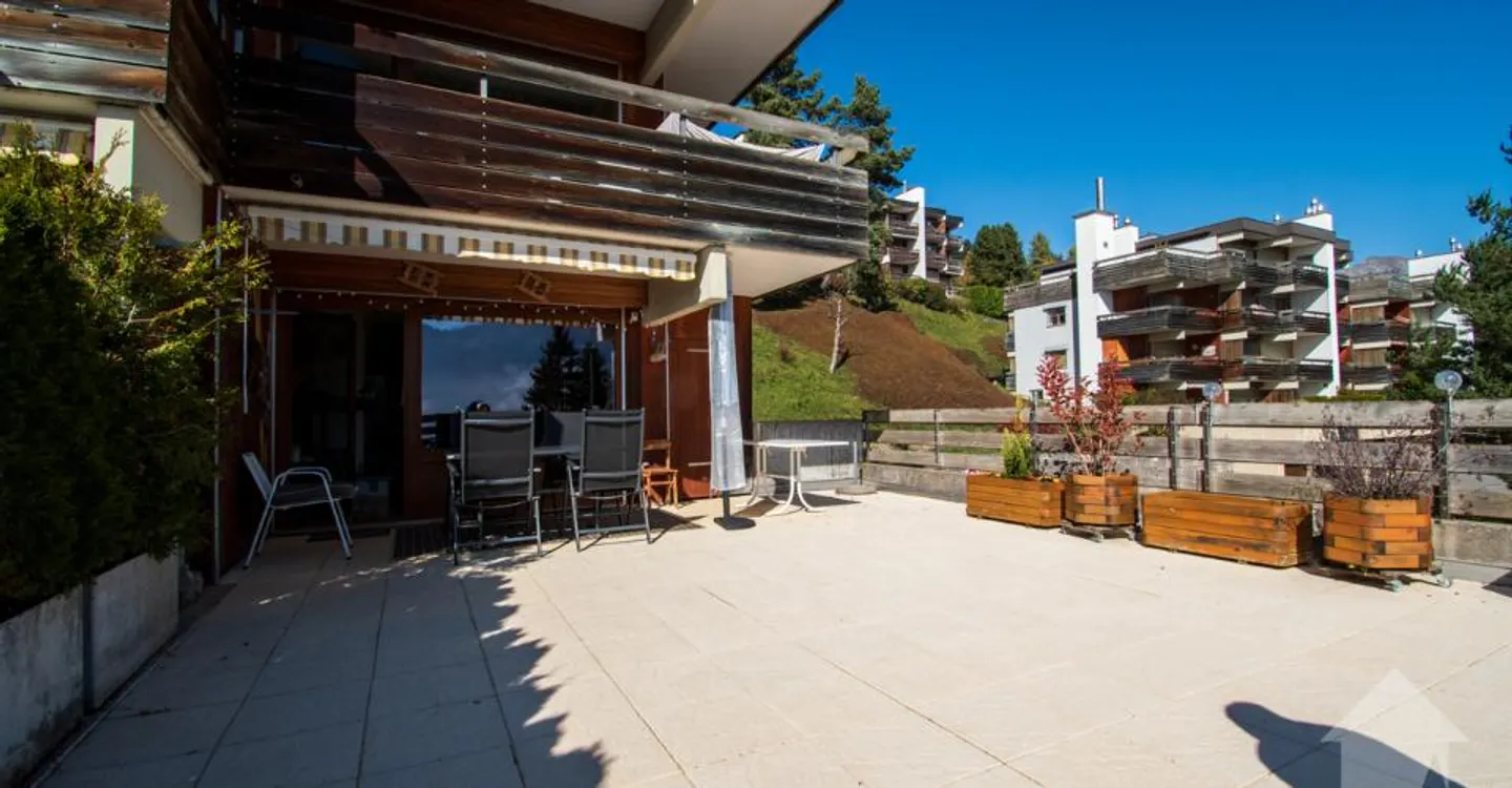 Charmante 2,5 Zimmer mit großer Terrasse - Foto 9 von 11