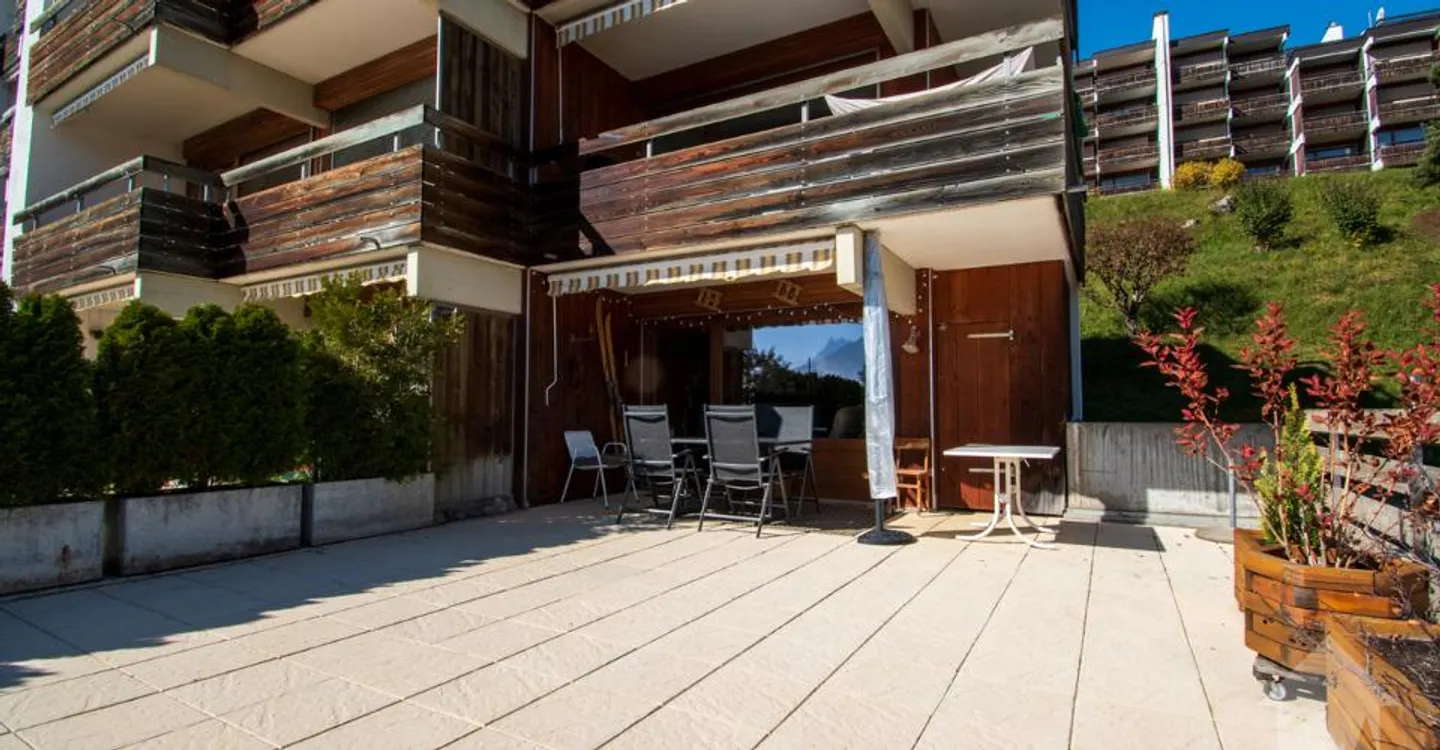Charmante 2,5 Zimmer mit großer Terrasse - Foto 10 von 11