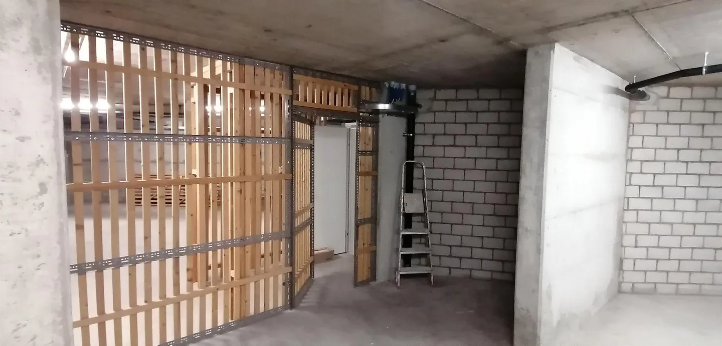 Geräumiger Lagerraum 72m² - Foto 4 von 4