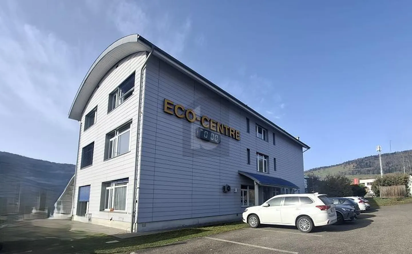 Modern Office Space in Glovelier - Photo 1 of 5