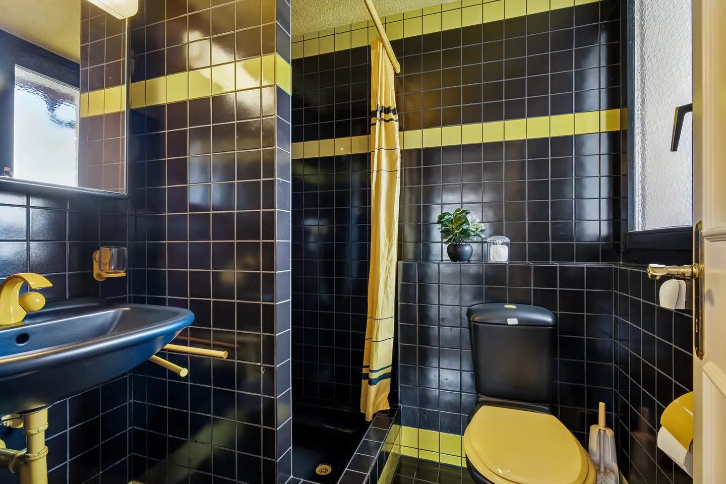 Ampia casa con 7 stanze con potenziale a Rüschlikon ZH - Foto 37 di 50