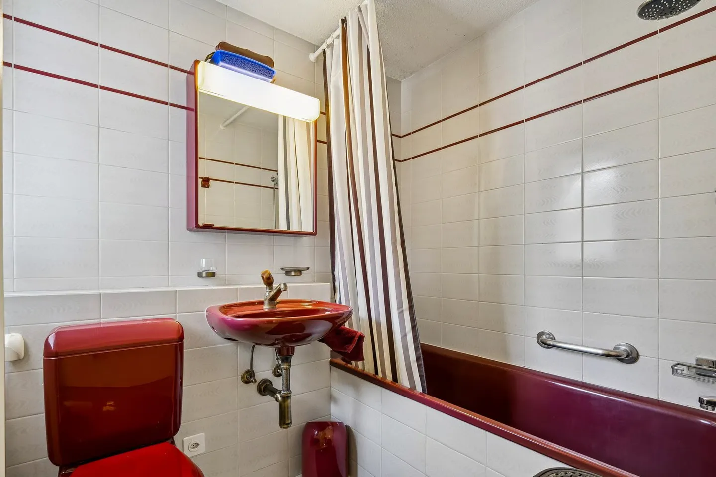 Ampia casa con 7 stanze con potenziale a Rüschlikon ZH - Foto 38 di 50