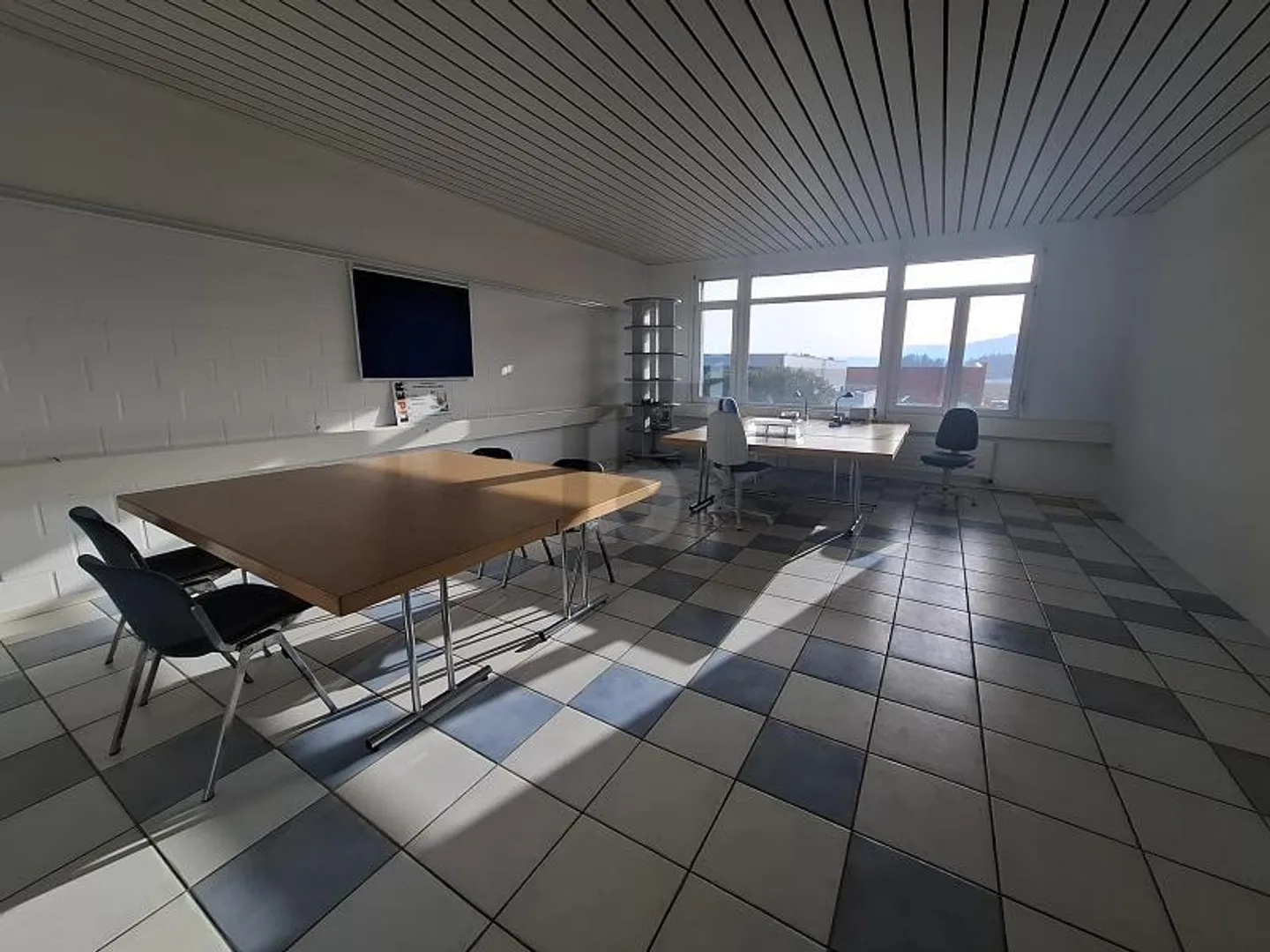 Modern Office Space in Glovelier - Photo 3 of 5