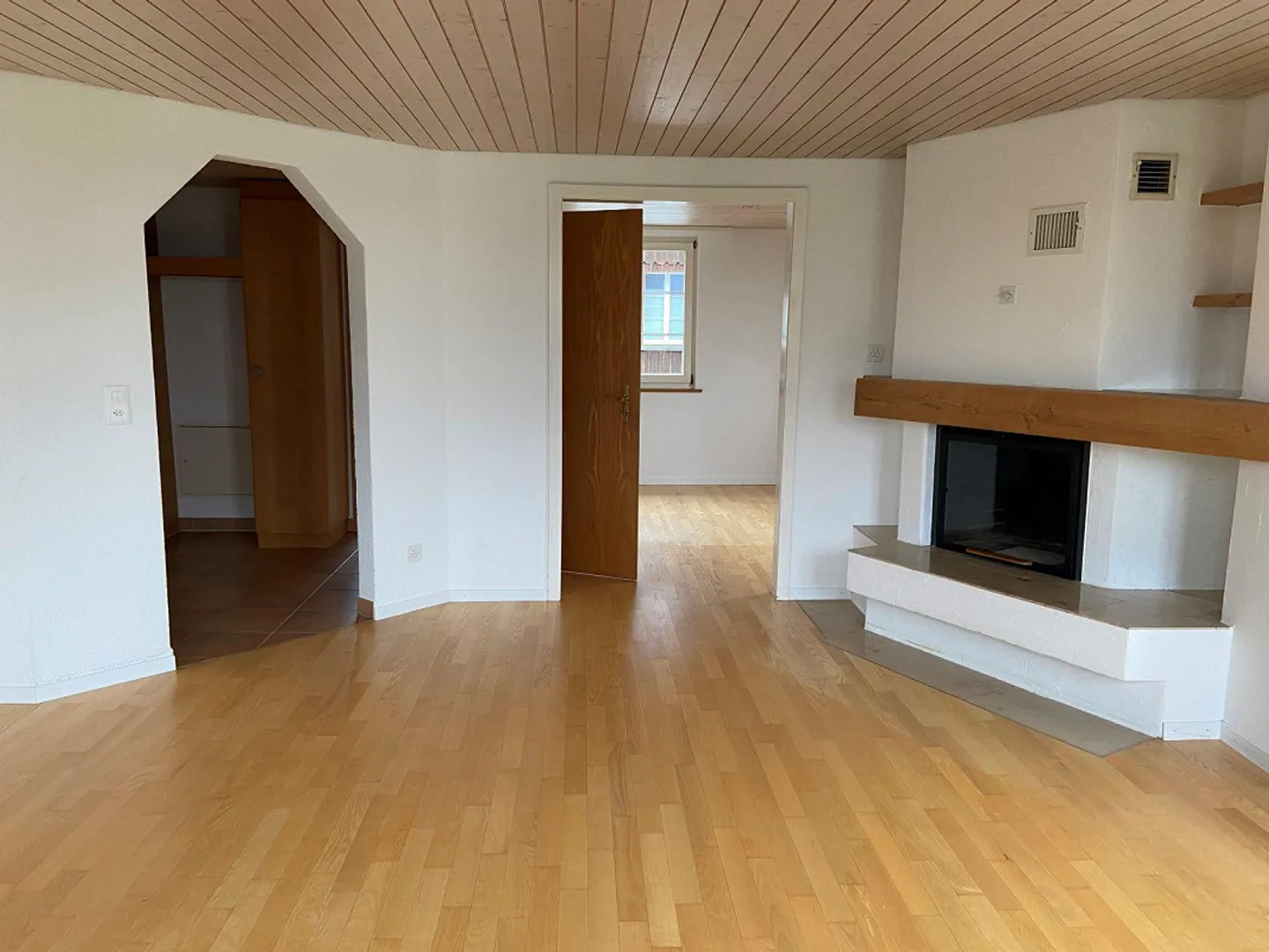 Bella grande maisonette di 4,5 stanze in una casa a 3 famiglie - Foto 4 di 14