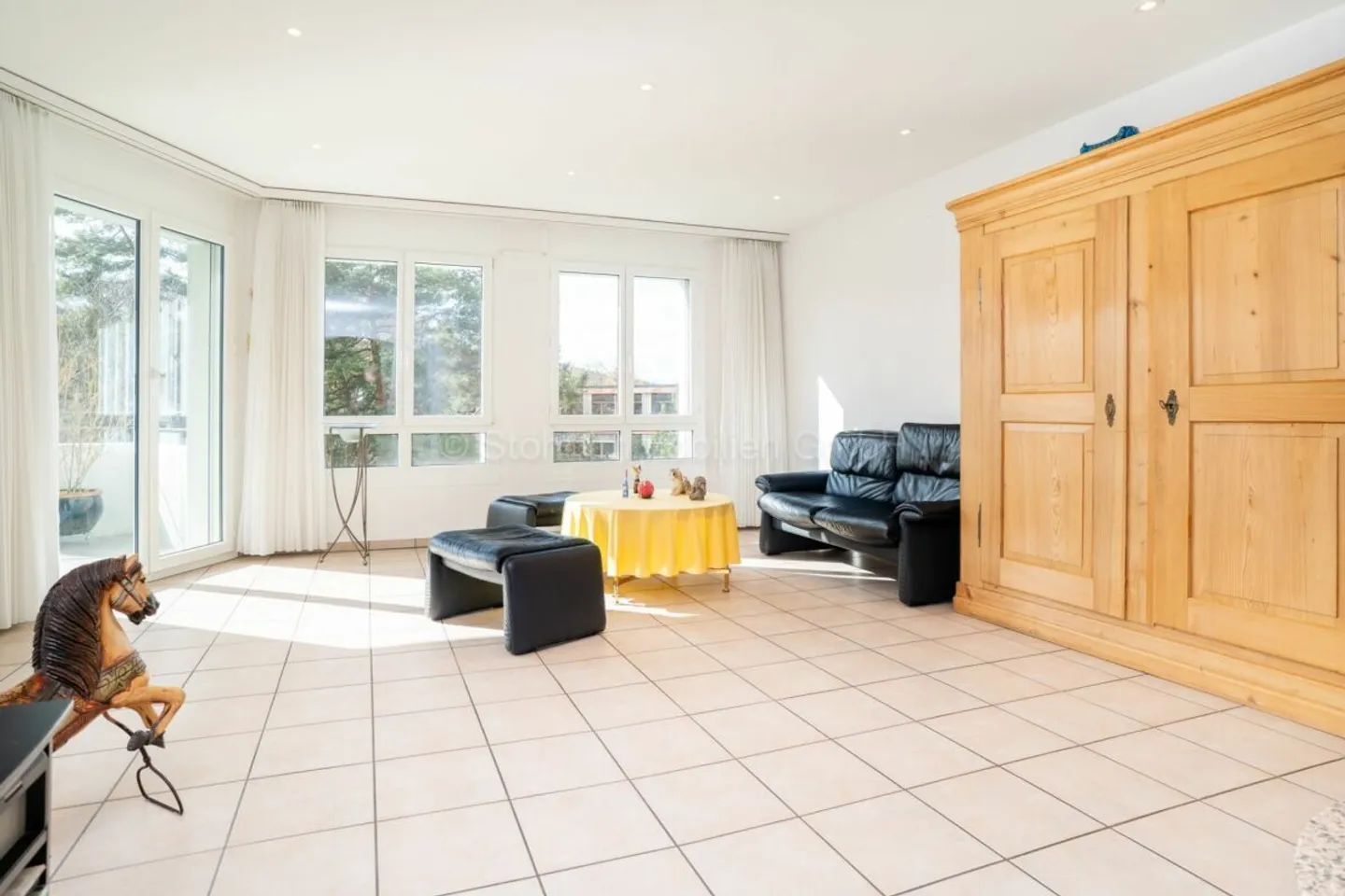 Attractive 4.5-room apartment with two balconies in Winterthur - Photo 3 of 24