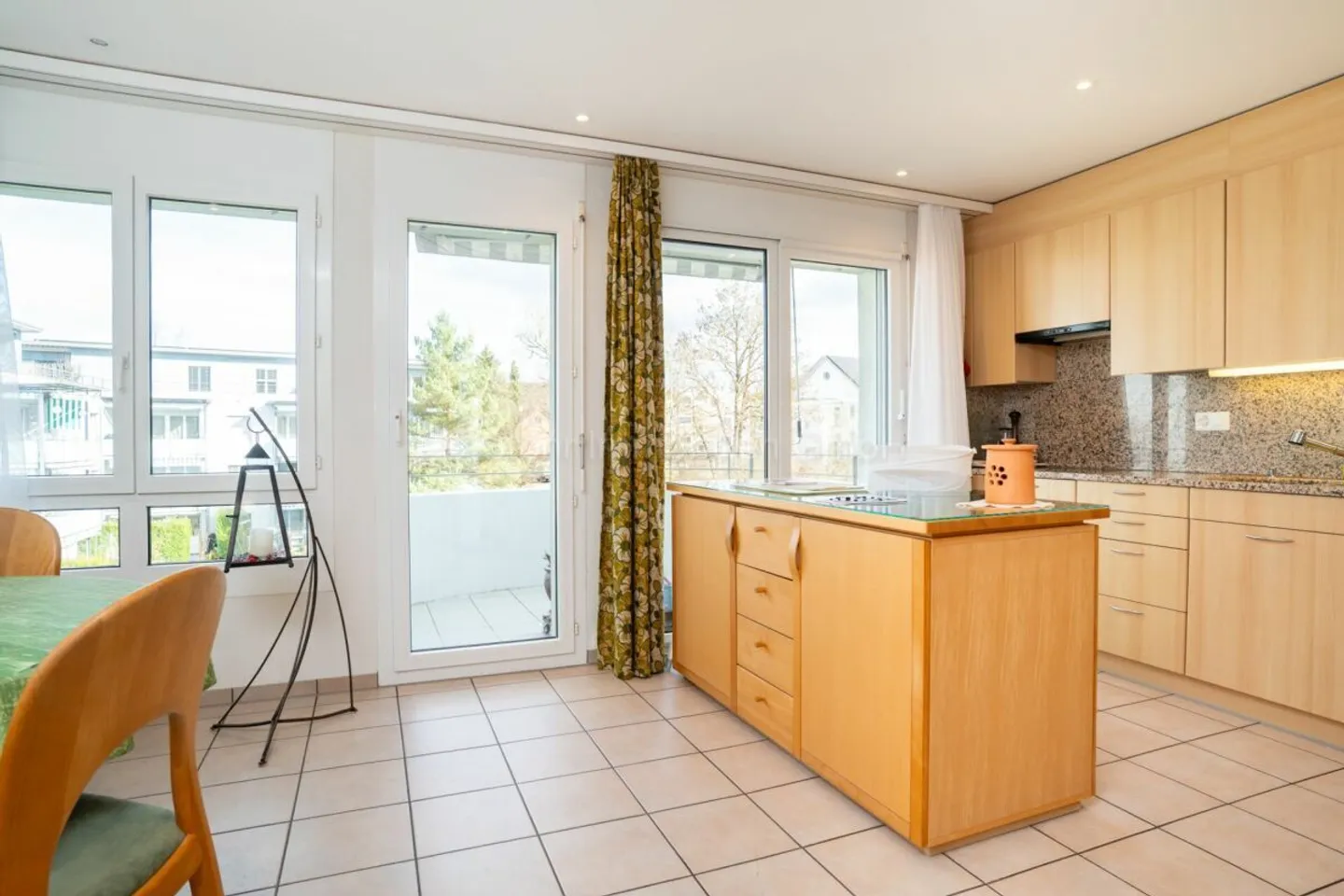 Attractive 4.5-room apartment with two balconies in Winterthur - Photo 5 of 24