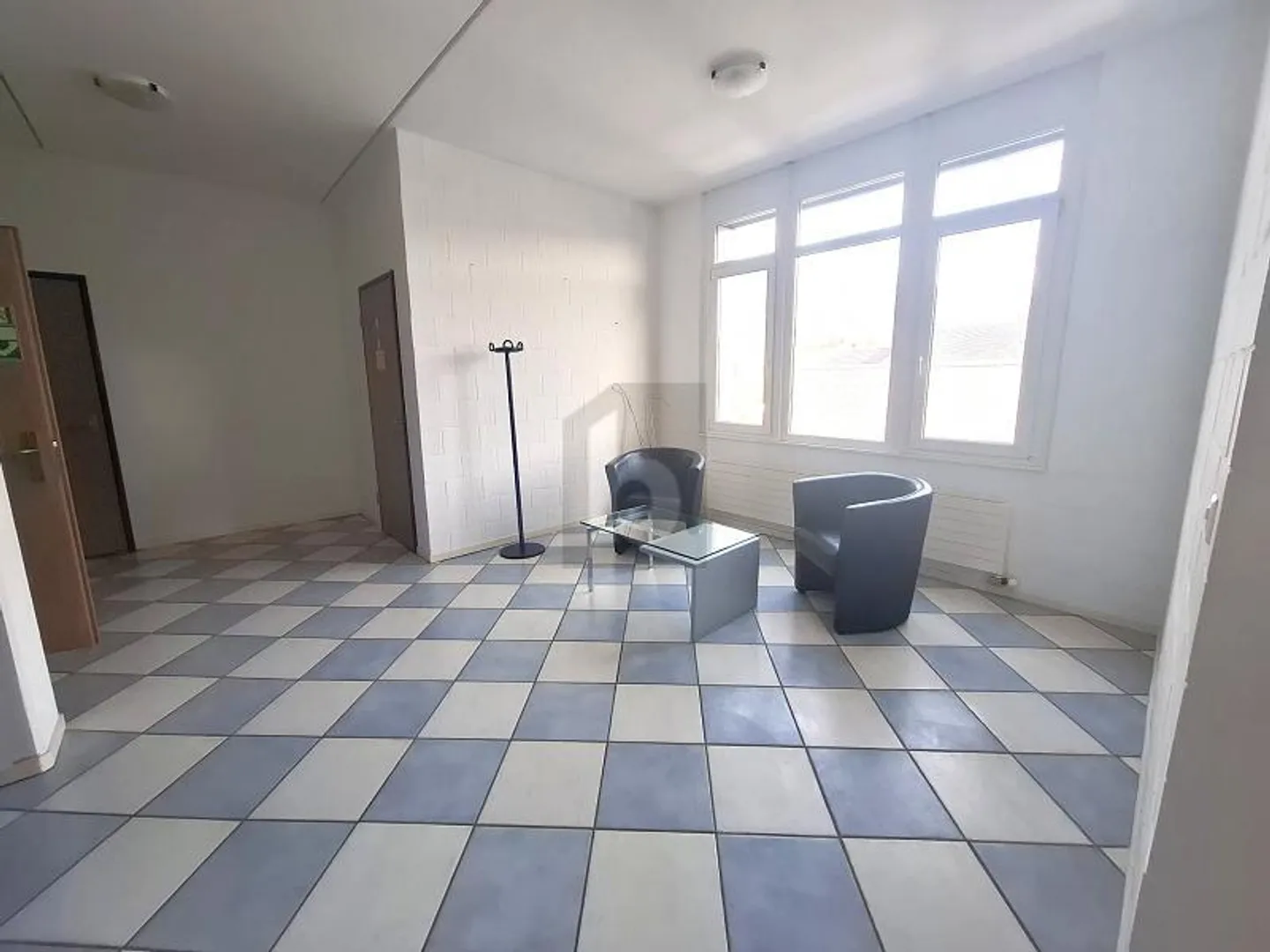 Modern Office Space in Glovelier - Photo 4 of 5