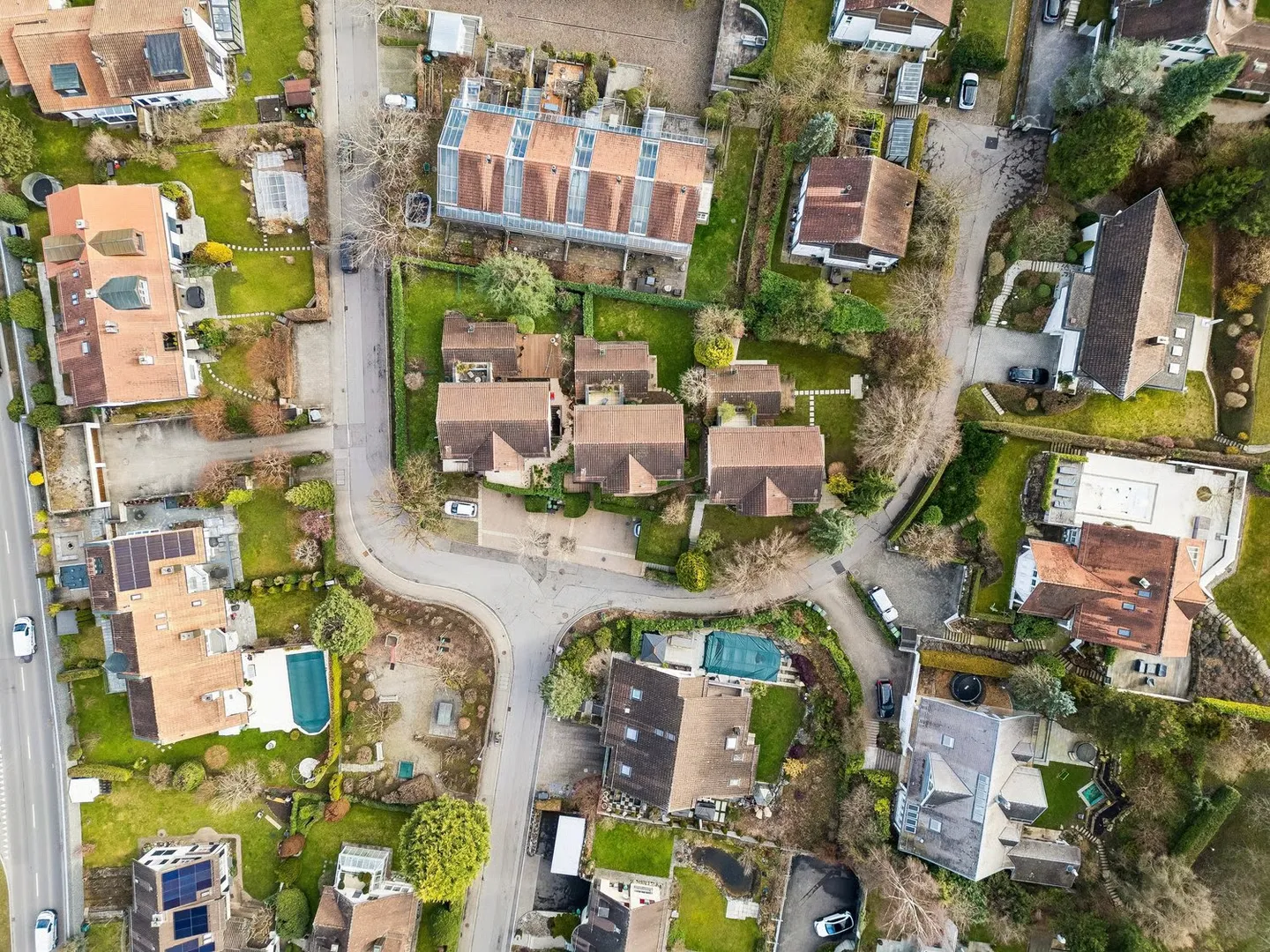 Ampia casa con 7 stanze con potenziale a Rüschlikon ZH - Foto 47 di 50