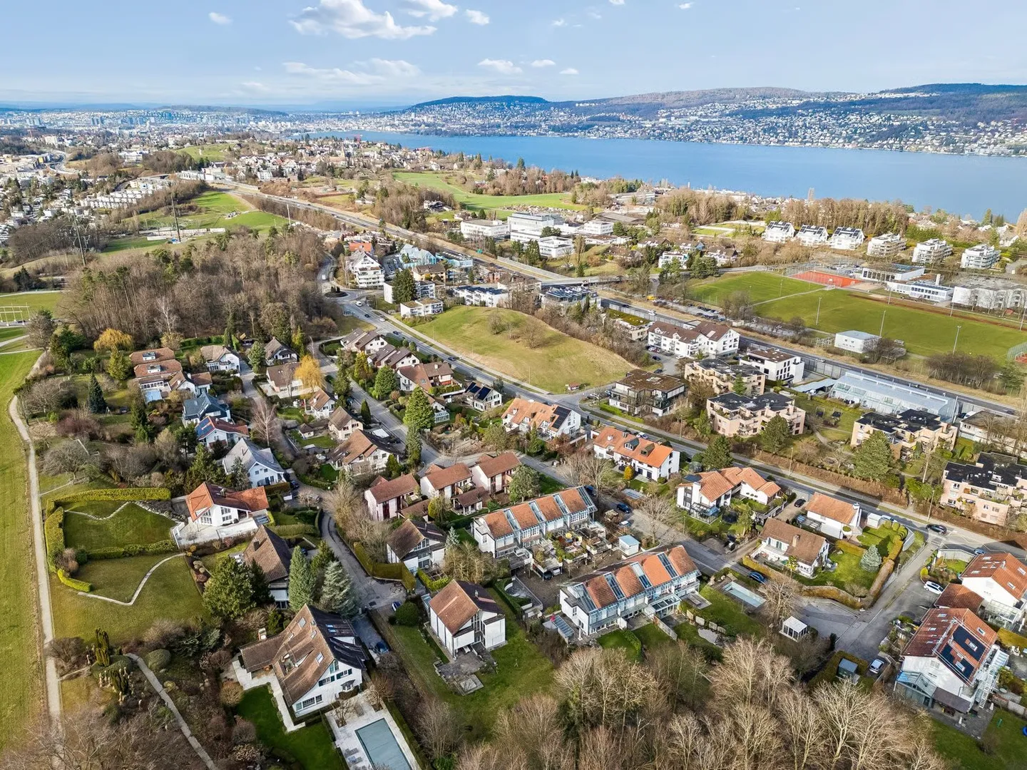 Ampia casa con 7 stanze con potenziale a Rüschlikon ZH - Foto 49 di 50