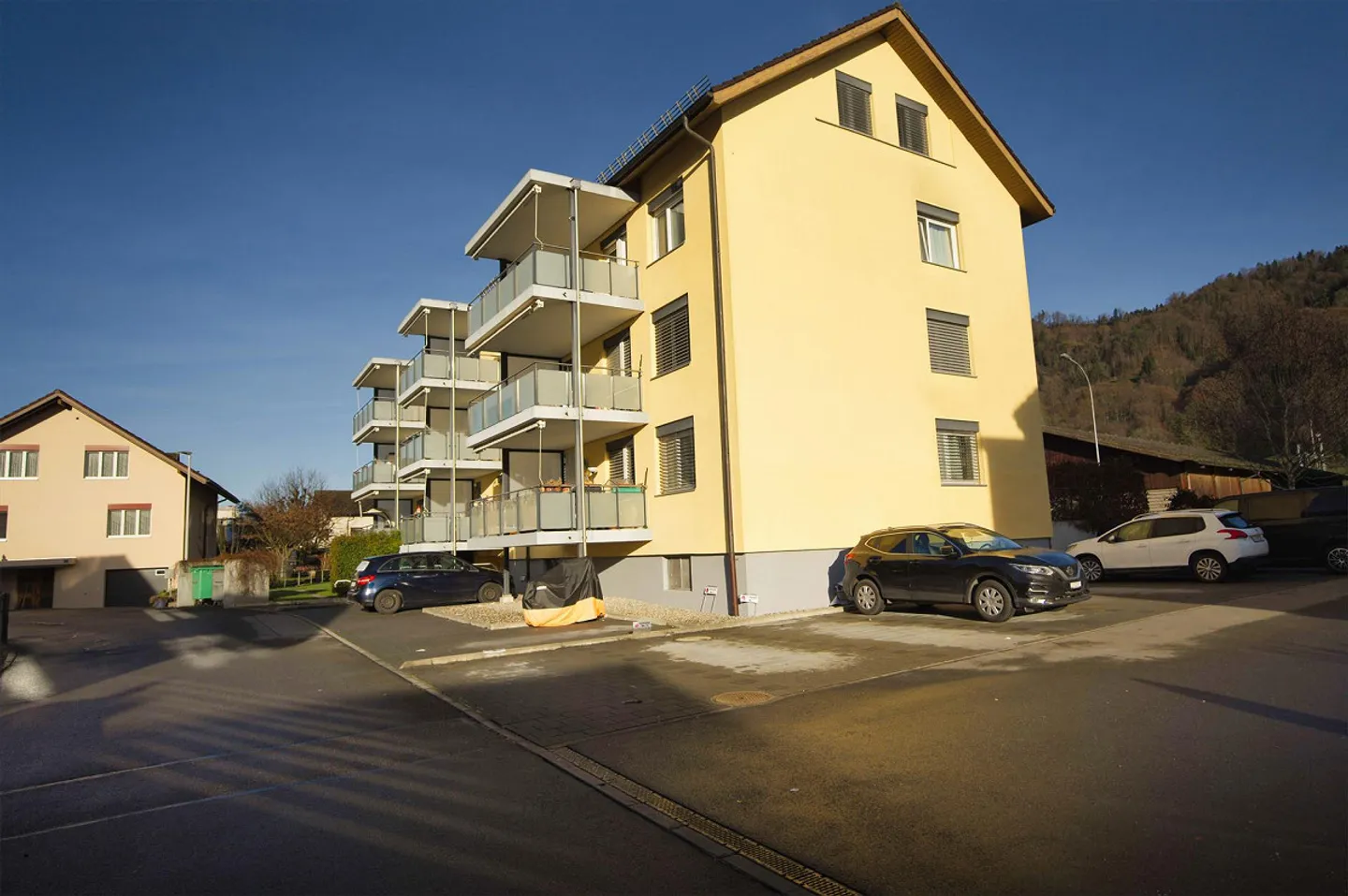 Moderne 4½ Wohnung in Schachen zu vermieten - Foto 1 von 10