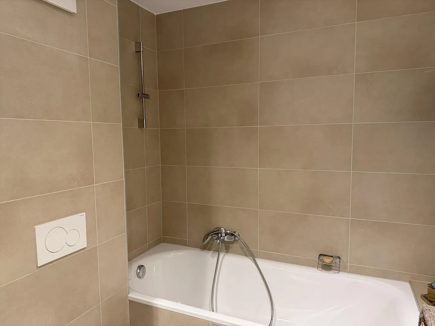 03106 - Attique 3œ PCES (5.2) - CH. MONTREVERS 31 - FRIBOURG - Photo 2 sur 9