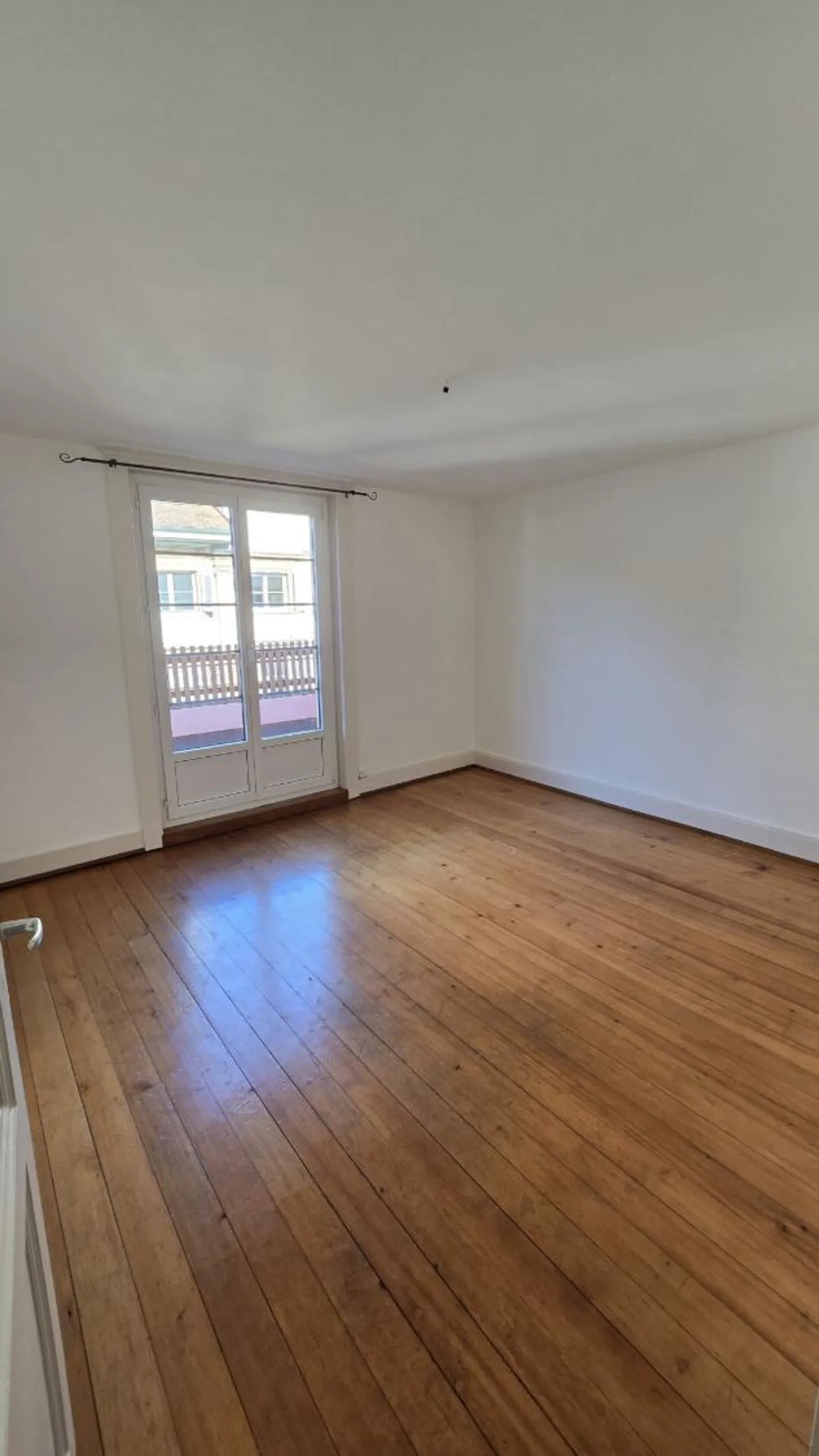 4 Room Apartment - Yverdon-les-Bains - Photo 2 of 10