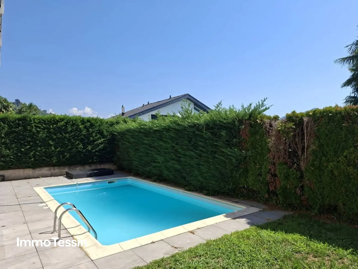 Elegante Villa mit Schwimmbad, Garten und Seesicht auf den Lago di Lugano an sonniger Panoramalage - Foto 5 von 13