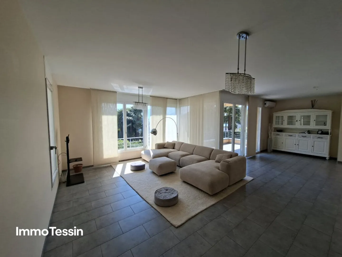 Elegante Villa mit Schwimmbad, Garten und Seesicht auf den Lago di Lugano an sonniger Panoramalage - Foto 6 von 13