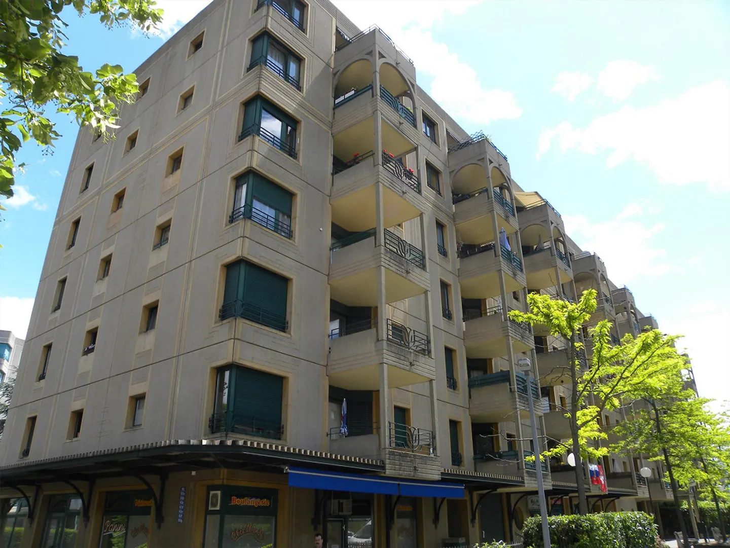 Underground parking near the Planète Charmilles shopping center - Photo 1 of 2