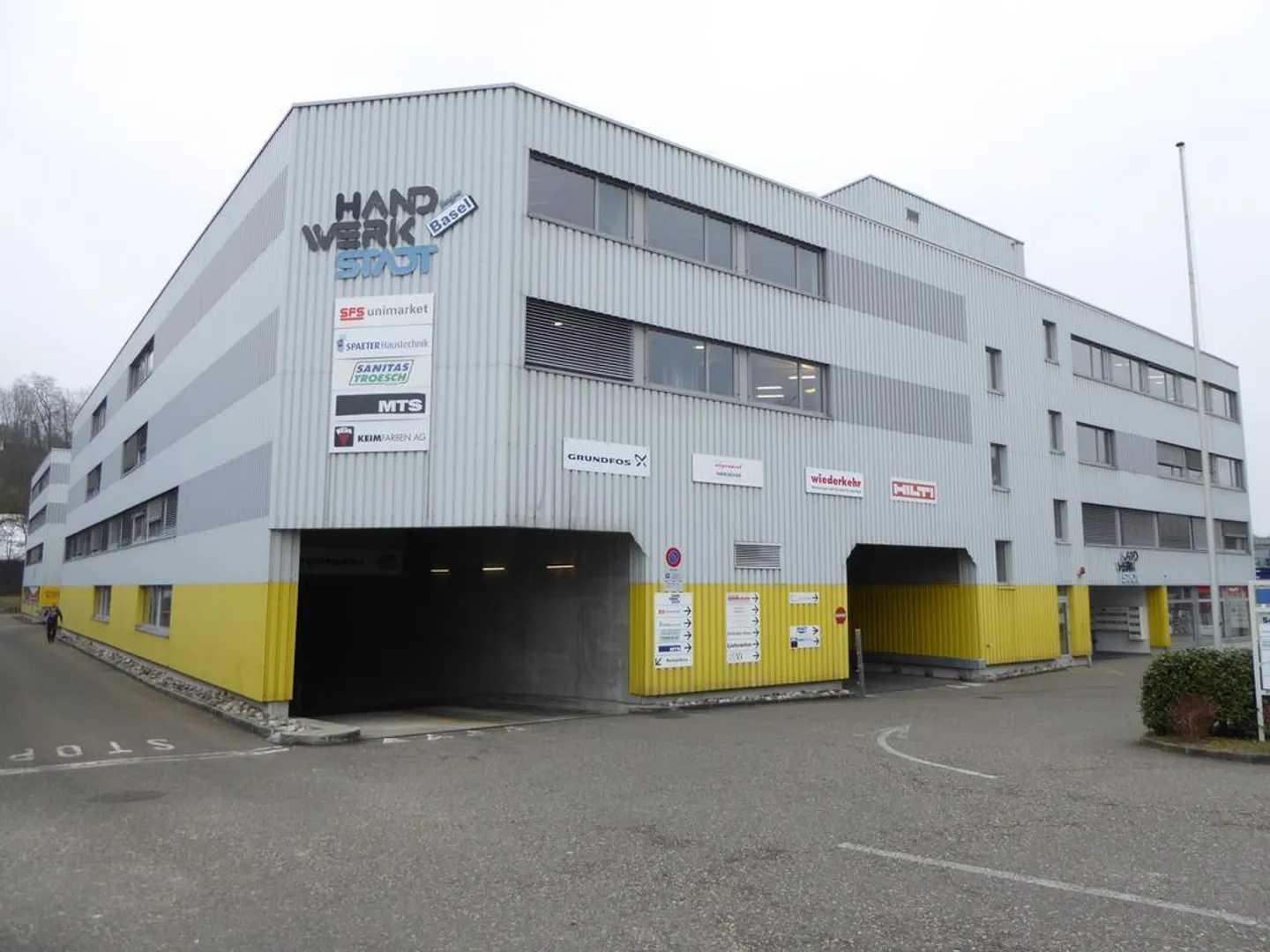 Espace de vente à louer dans la Handwerkstadt - env. 120 m2 - Photo 1 sur 2