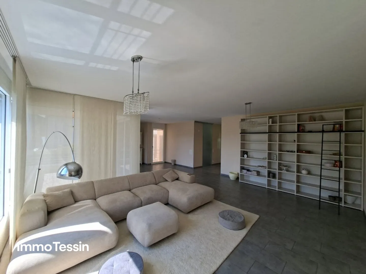Elegante Villa mit Schwimmbad, Garten und Seesicht auf den Lago di Lugano an sonniger Panoramalage - Foto 7 von 13