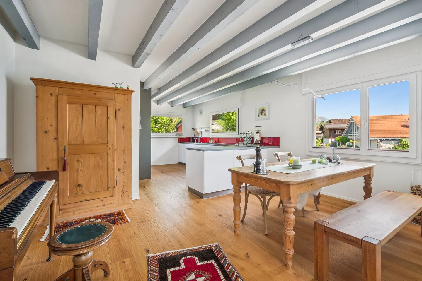 Stylish Family Home in Sarnen - Photo 3 of 12