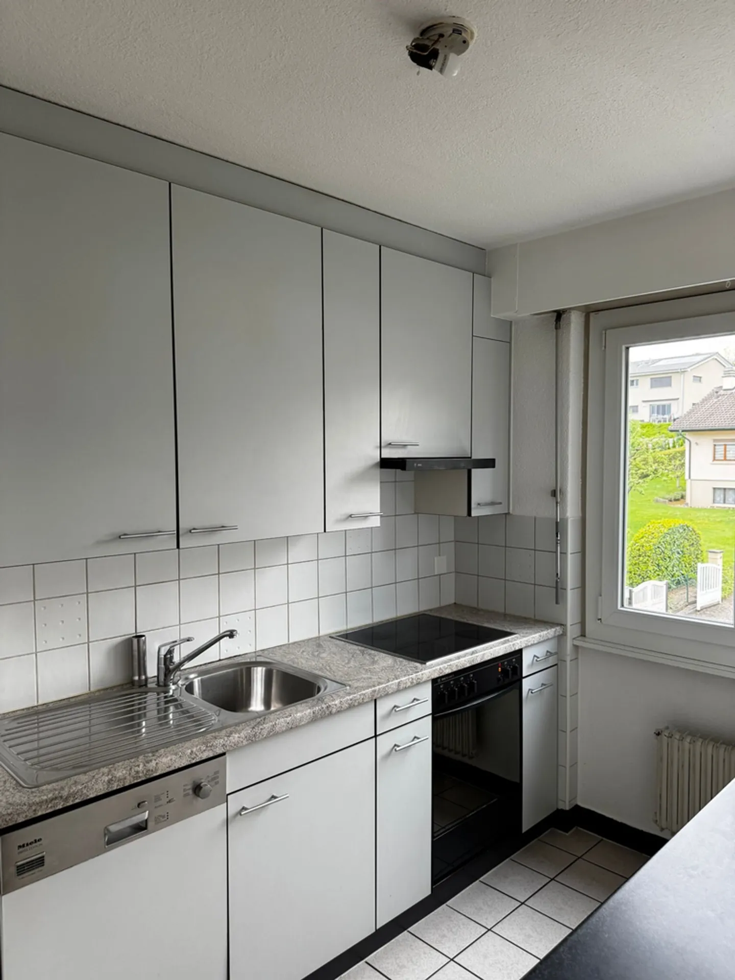 Appartement Charmant dans un Endroit Calme - Photo 2 sur 7
