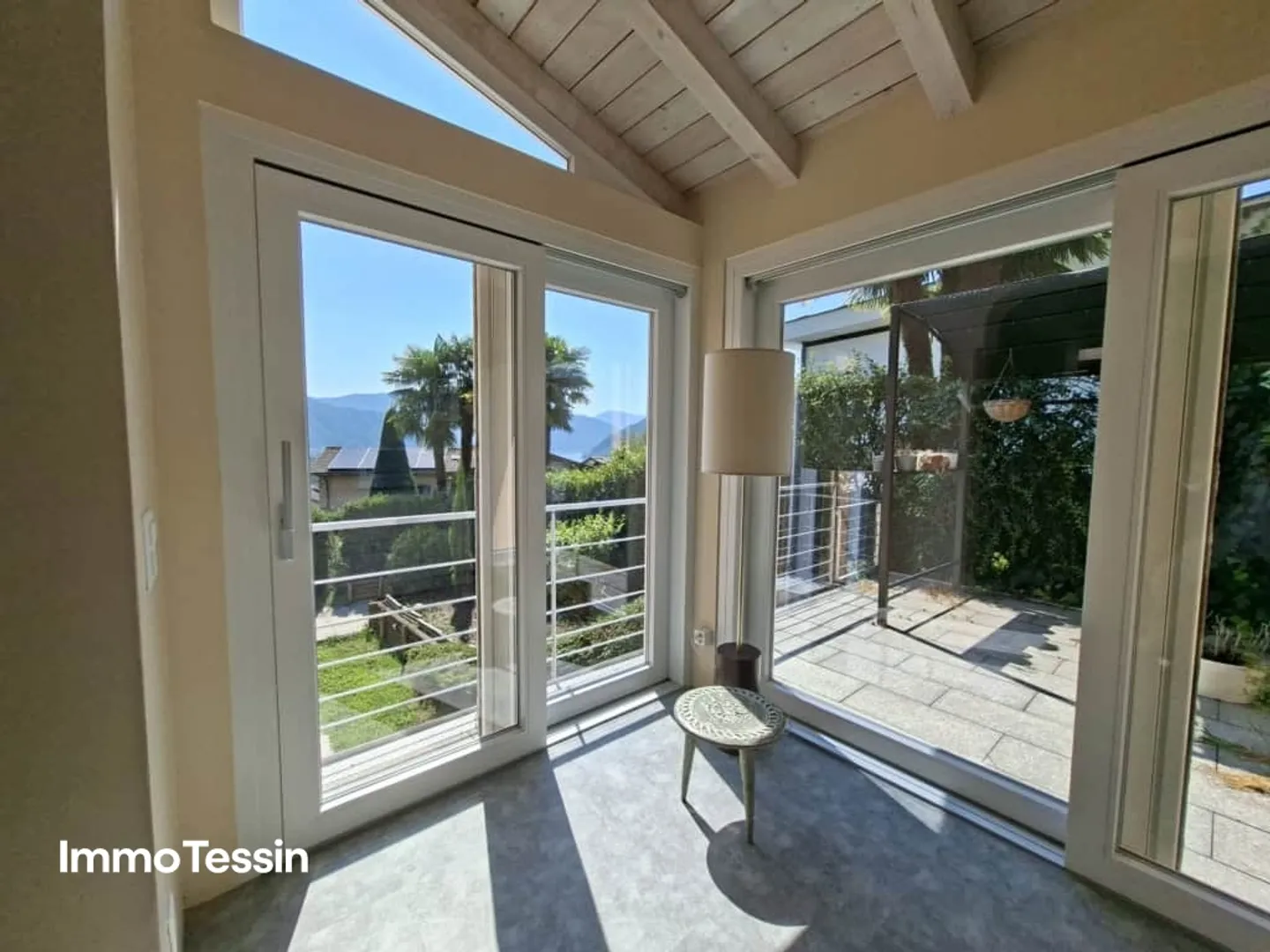 Elegante Villa mit Schwimmbad, Garten und Seesicht auf den Lago di Lugano an sonniger Panoramalage - Foto 8 von 13