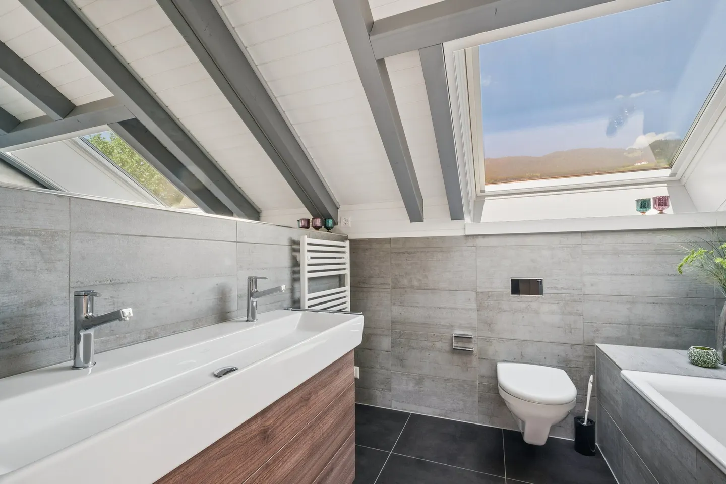 Stylish Family Home in Sarnen - Photo 6 of 12