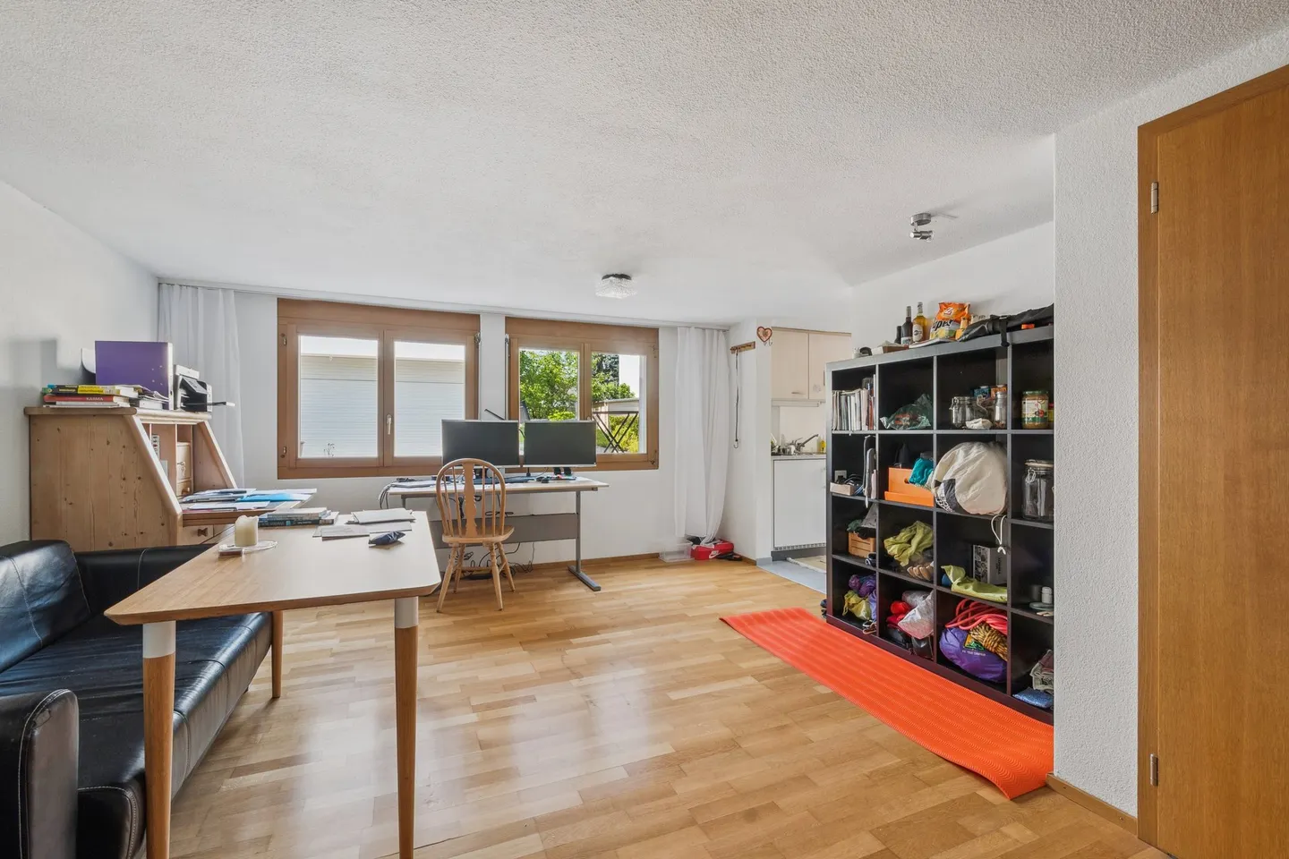 Stylish Family Home in Sarnen - Photo 8 of 12