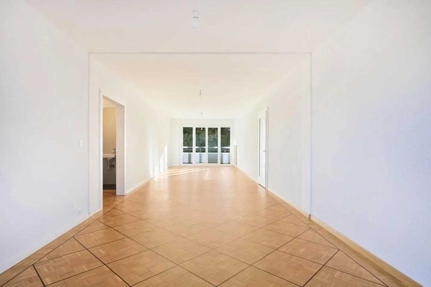 Geräumige 7-Zimmer-Wohnung - Foto 4 von 9