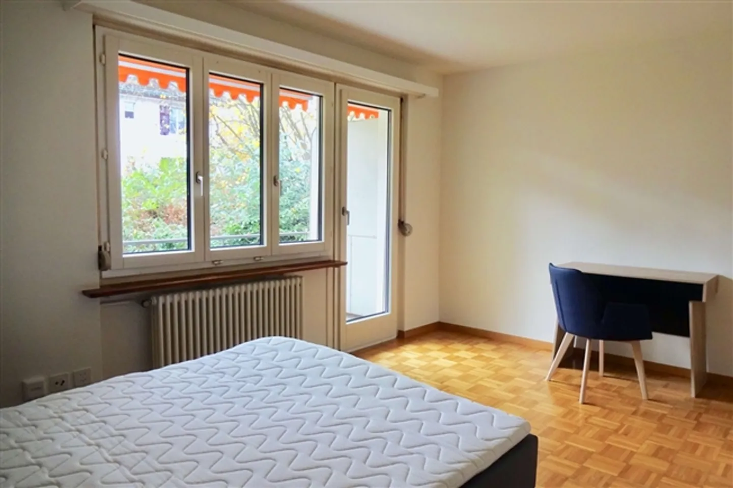 ONLINE VIEWING Beautiful shared room with good public transport connections - Photo 8 of 10