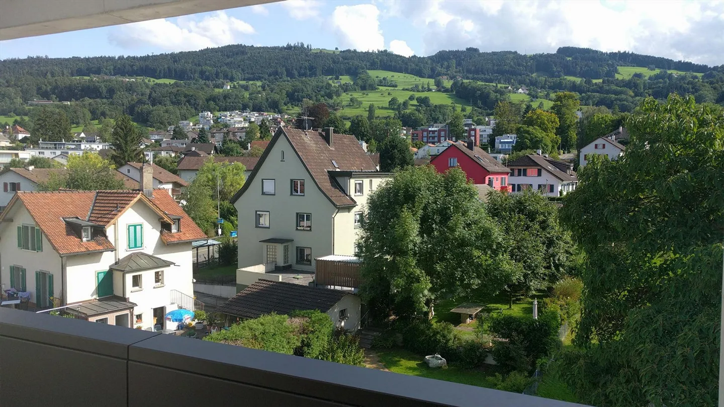 Appartamento su due livelli esposto a nord-sud, vista lago, 3 terrazze - Foto 5 di 19